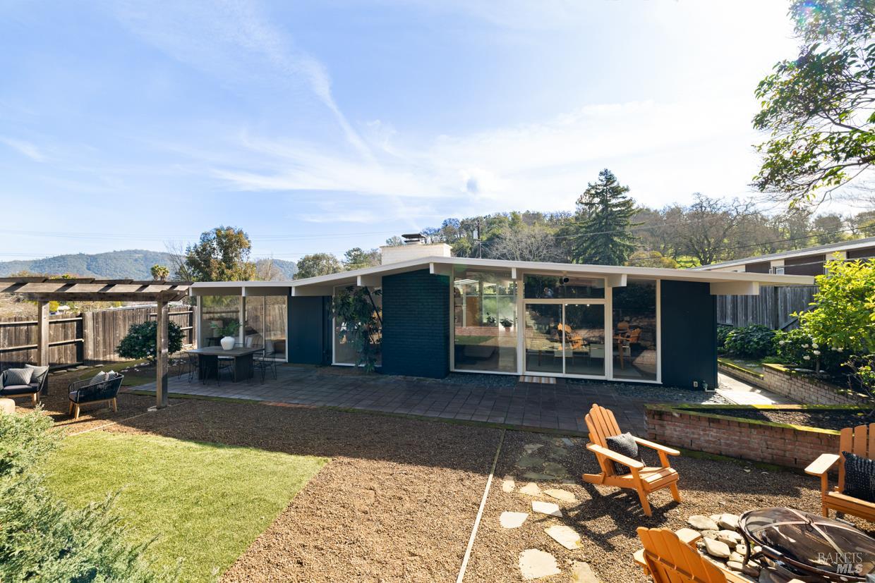 Detail Gallery Image 31 of 31 For 451 Nova Albion Way, San Rafael,  CA 94903 - 4 Beds | 2 Baths