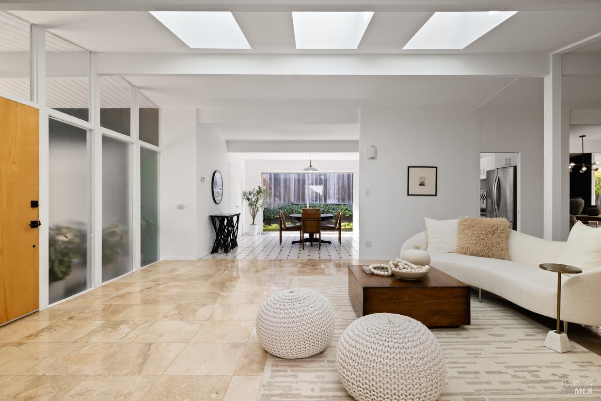 Detail Gallery Image 4 of 31 For 451 Nova Albion Way, San Rafael,  CA 94903 - 4 Beds | 2 Baths