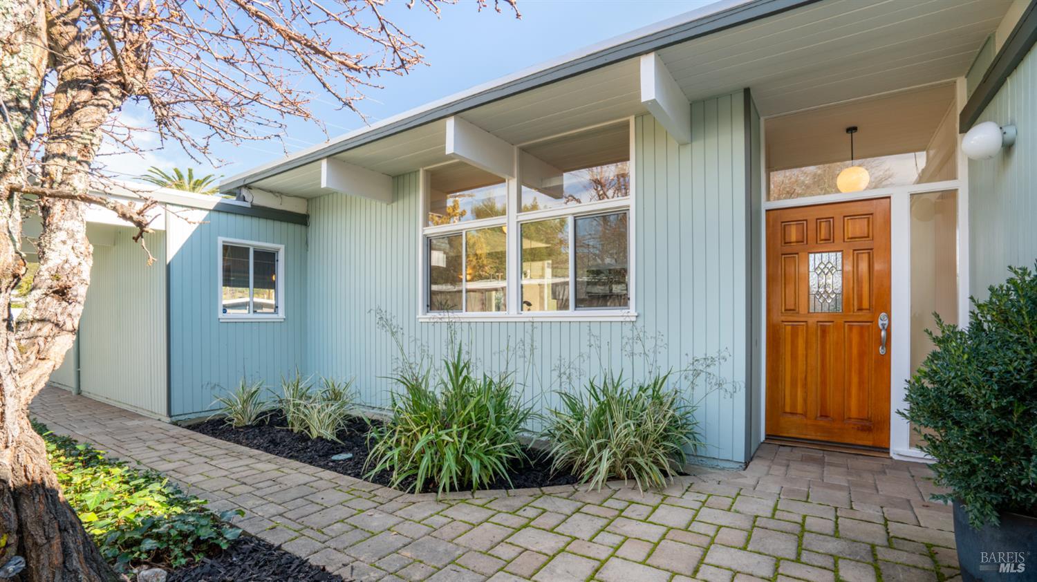 Detail Gallery Image 25 of 25 For 835 Pine Ln, San Rafael,  CA 94903 - 3 Beds | 2 Baths