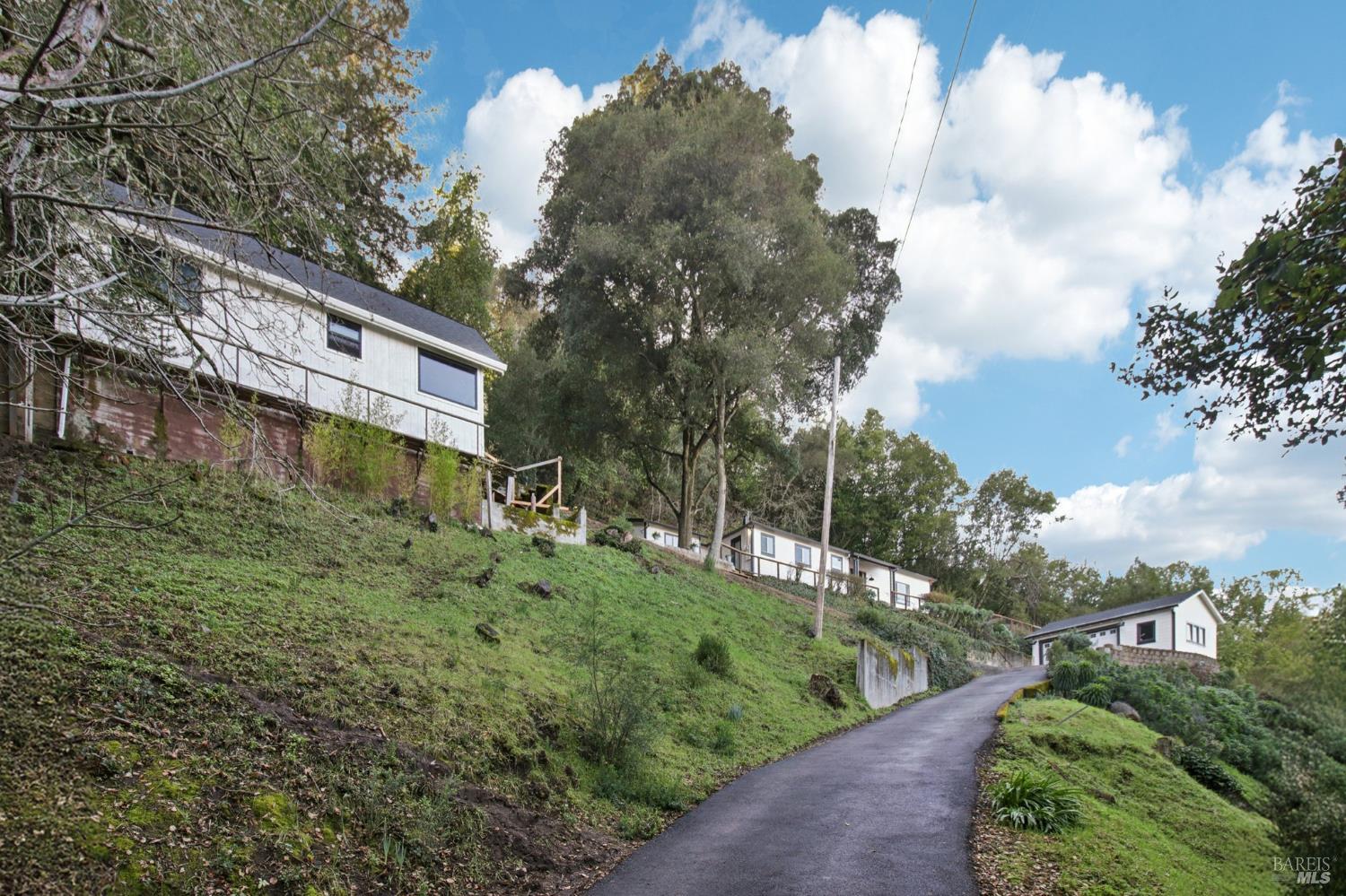 Detail Gallery Image 4 of 69 For 85 La Encinal Unkn, Orinda,  CA 94563 - 2 Beds | 1/1 Baths