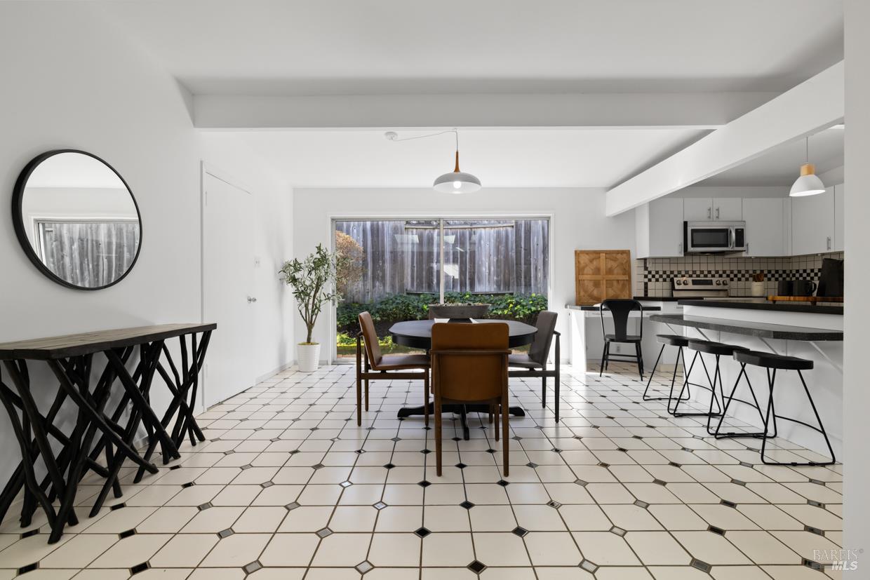 Detail Gallery Image 11 of 31 For 451 Nova Albion Way, San Rafael,  CA 94903 - 4 Beds | 2 Baths