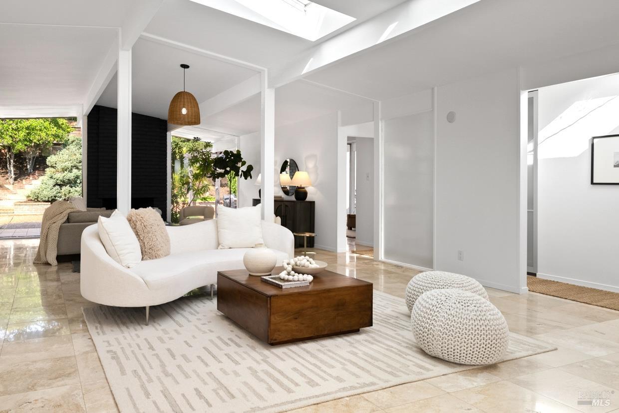 Detail Gallery Image 3 of 31 For 451 Nova Albion Way, San Rafael,  CA 94903 - 4 Beds | 2 Baths