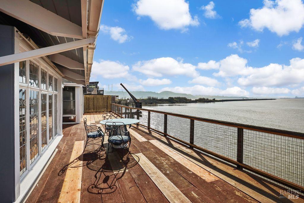 Detail Gallery Image 11 of 57 For 34 Sandy Beach Rd, Vallejo,  CA 94590 - 2 Beds | 2 Baths