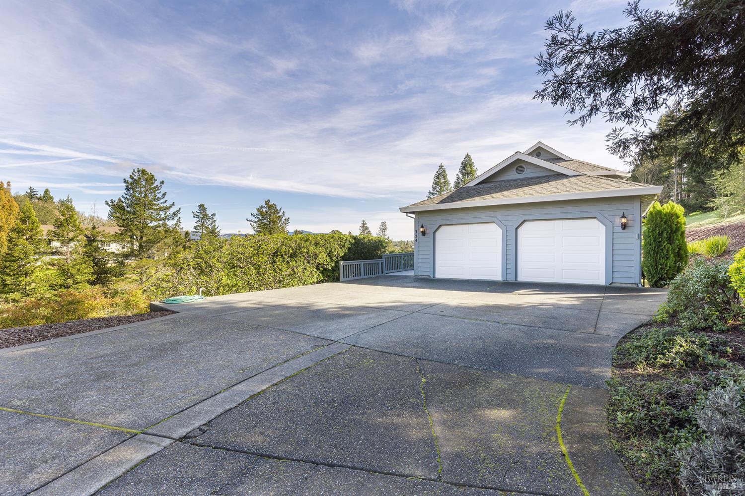 Detail Gallery Image 42 of 52 For 324 Burgundy Rd, Healdsburg,  CA 95448 - 3 Beds | 2/1 Baths