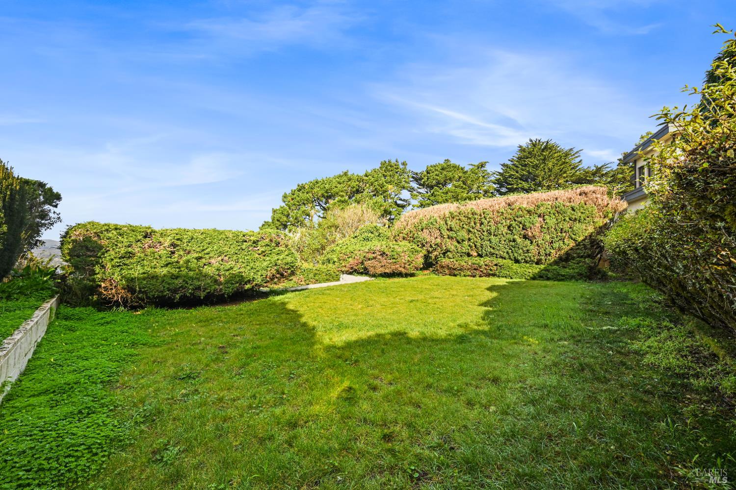 Detail Gallery Image 40 of 51 For 102 Cloud View Rd, Sausalito,  CA 94965 - 2 Beds | 1 Baths