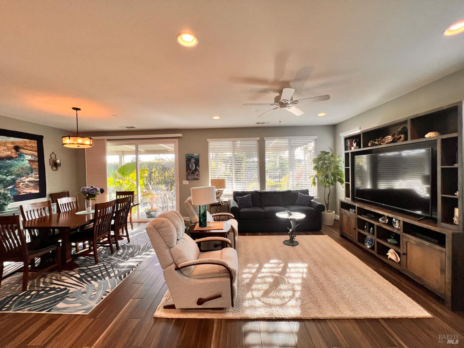 Detail Gallery Image 10 of 52 For 455 Mallards Gulch Dr, Rio Vista,  CA 94571 - 2 Beds | 2/1 Baths