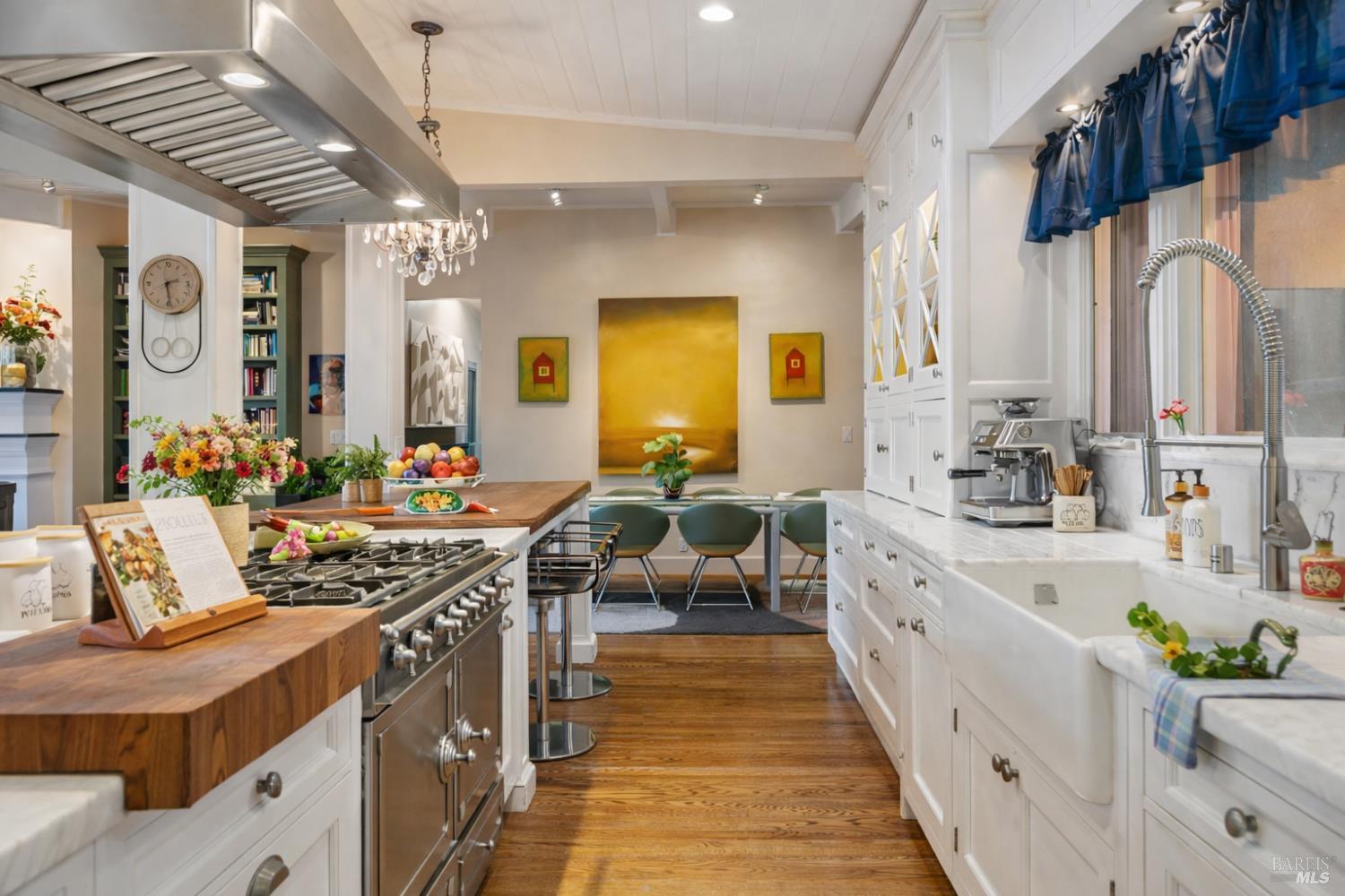 Detail Gallery Image 15 of 60 For 223 Evergreen Dr, Kentfield,  CA 94904 - 5 Beds | 4 Baths