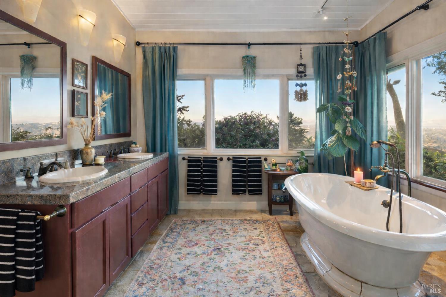 Detail Gallery Image 43 of 60 For 223 Evergreen Dr, Kentfield,  CA 94904 - 5 Beds | 4 Baths