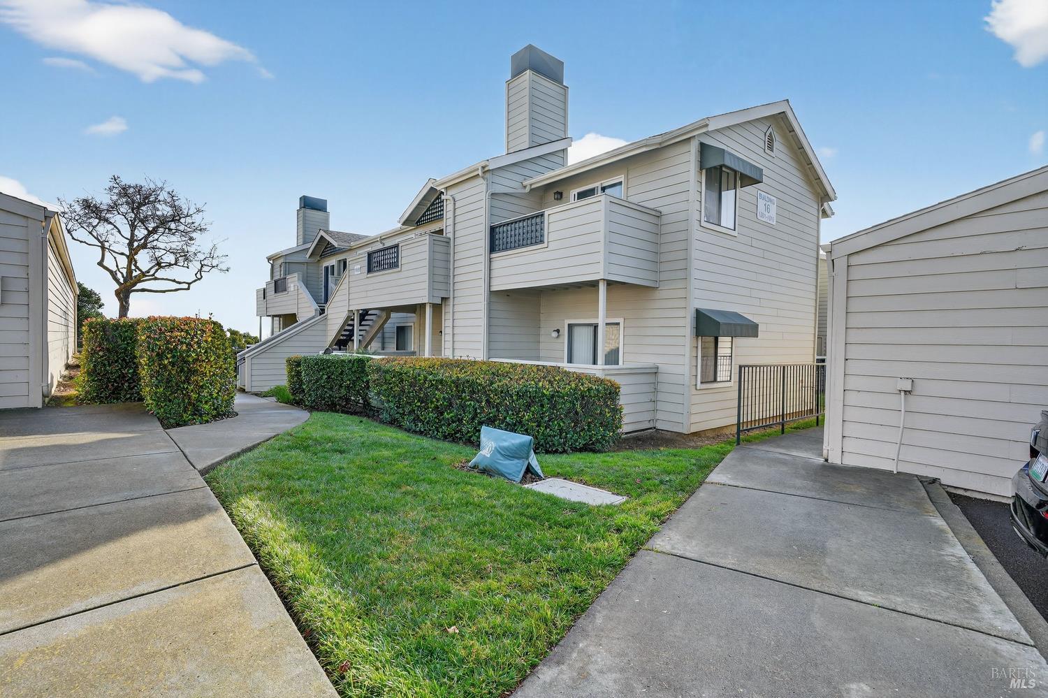 Detail Gallery Image 2 of 57 For 1201 Glen Cove Pkwy #1616,  Vallejo,  CA 94591 - 2 Beds | 2 Baths