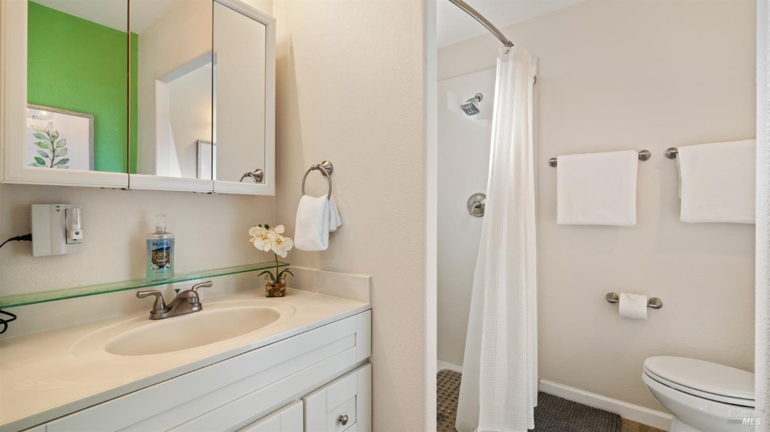 Detail Gallery Image 19 of 42 For 123 Ensenada Dr, Novato,  CA 94949 - 2 Beds | 2 Baths