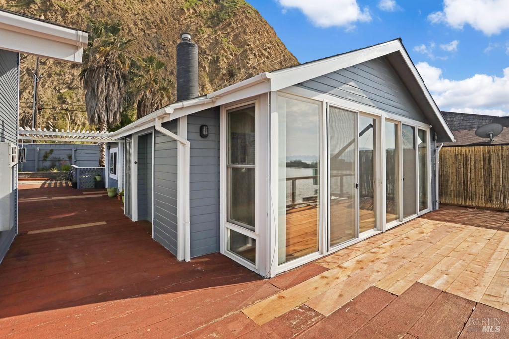 Detail Gallery Image 14 of 57 For 34 Sandy Beach Rd, Vallejo,  CA 94590 - 2 Beds | 2 Baths