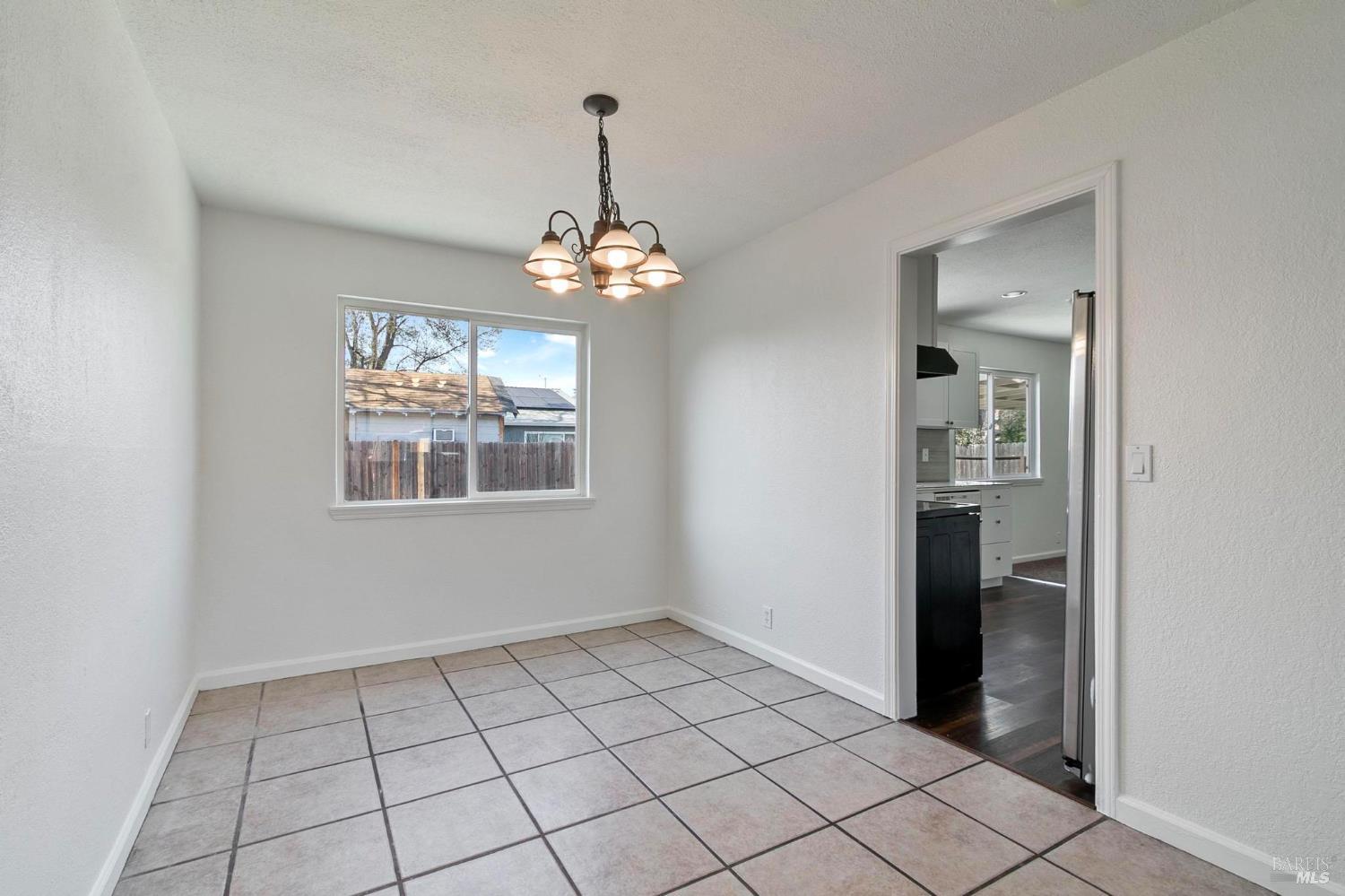 Detail Gallery Image 11 of 37 For 802 Tree Duck Way, Suisun City,  CA 94585 - 4 Beds | 2/1 Baths