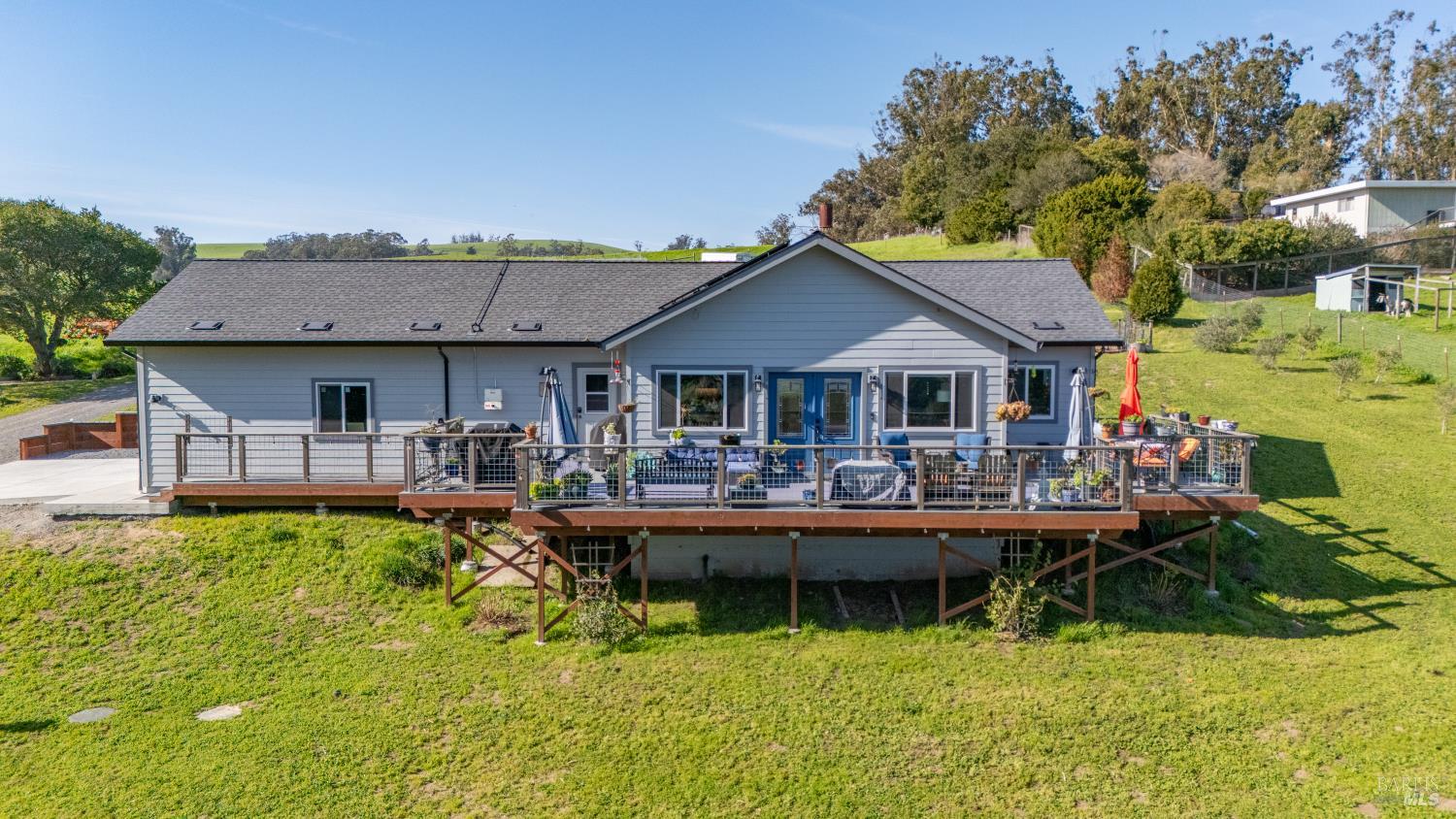 Detail Gallery Image 2 of 48 For 268 Eucalyptus Rd, Petaluma,  CA 94952 - 2 Beds | 2 Baths