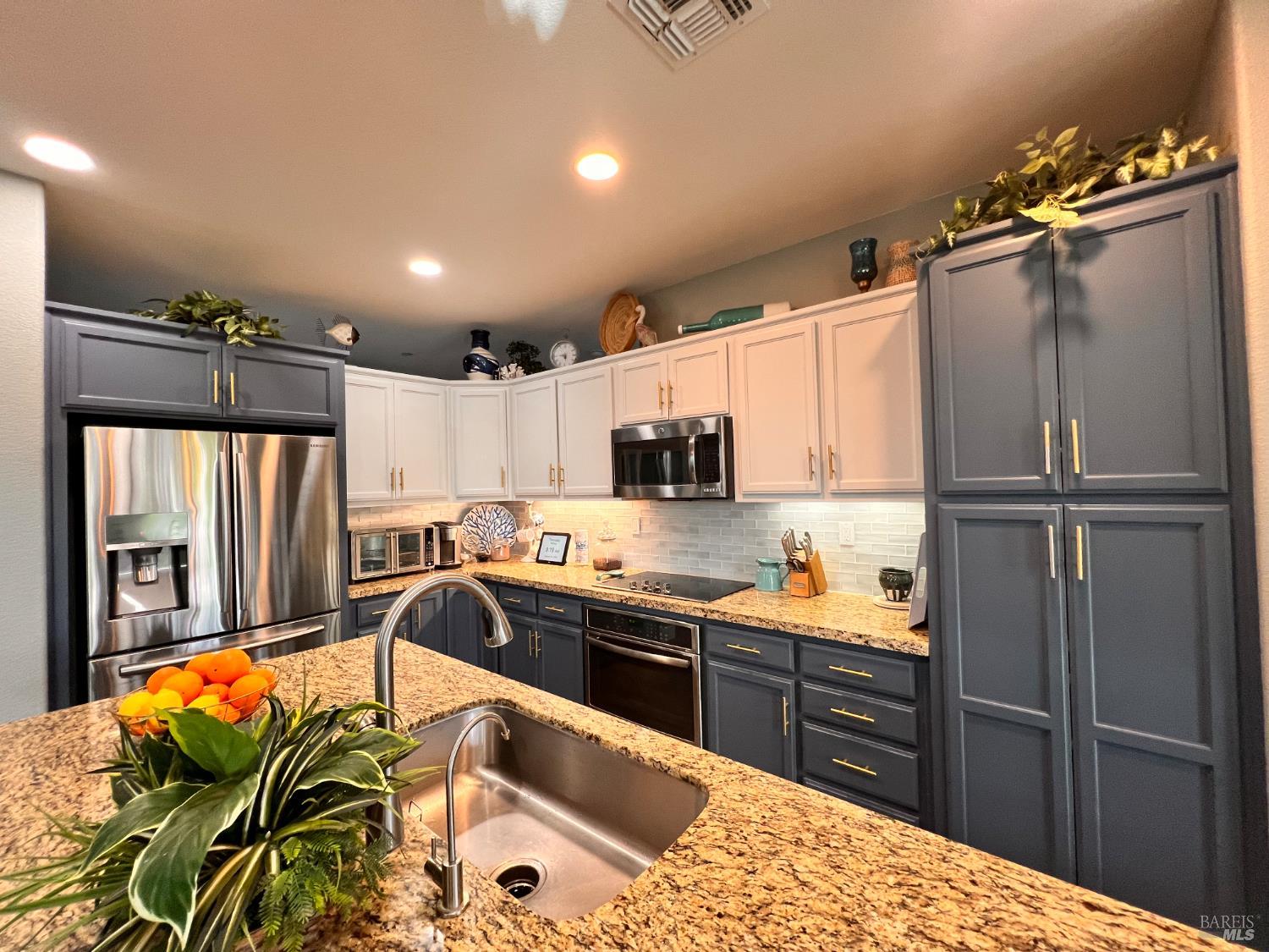 Detail Gallery Image 19 of 52 For 455 Mallards Gulch Dr, Rio Vista,  CA 94571 - 2 Beds | 2/1 Baths