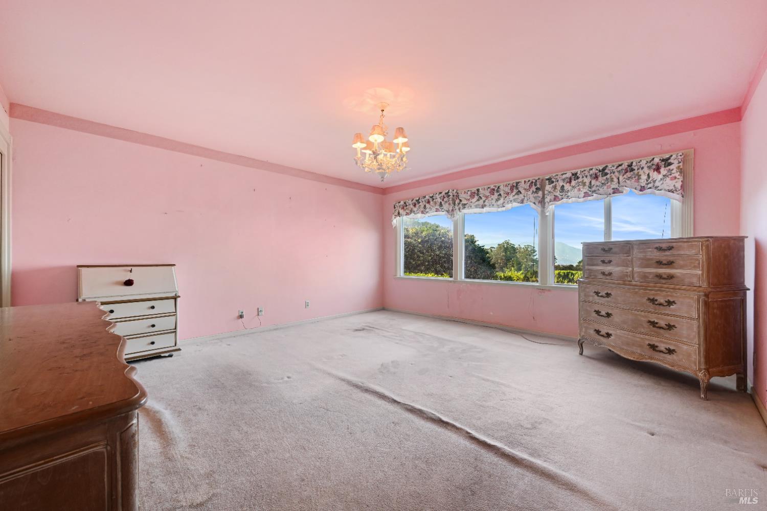 Detail Gallery Image 23 of 51 For 102 Cloud View Rd, Sausalito,  CA 94965 - 2 Beds | 1 Baths