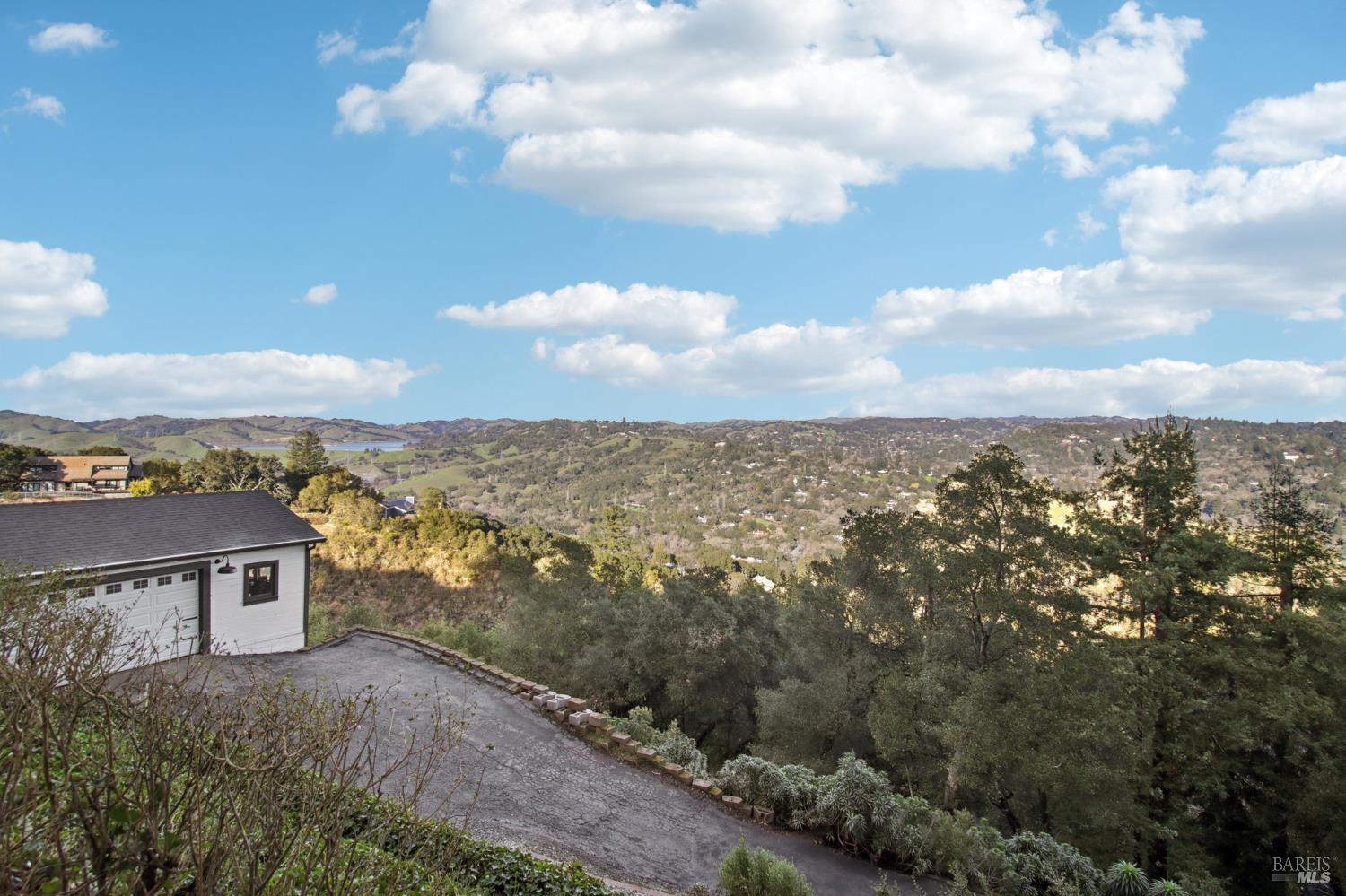 Detail Gallery Image 6 of 69 For 85 La Encinal Unkn, Orinda,  CA 94563 - 2 Beds | 1/1 Baths