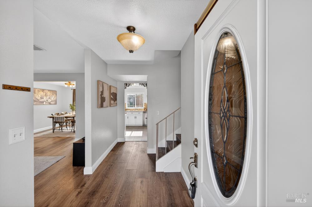 Detail Gallery Image 5 of 53 For 1355 W F St, Dixon,  CA 95620 - 4 Beds | 2/1 Baths