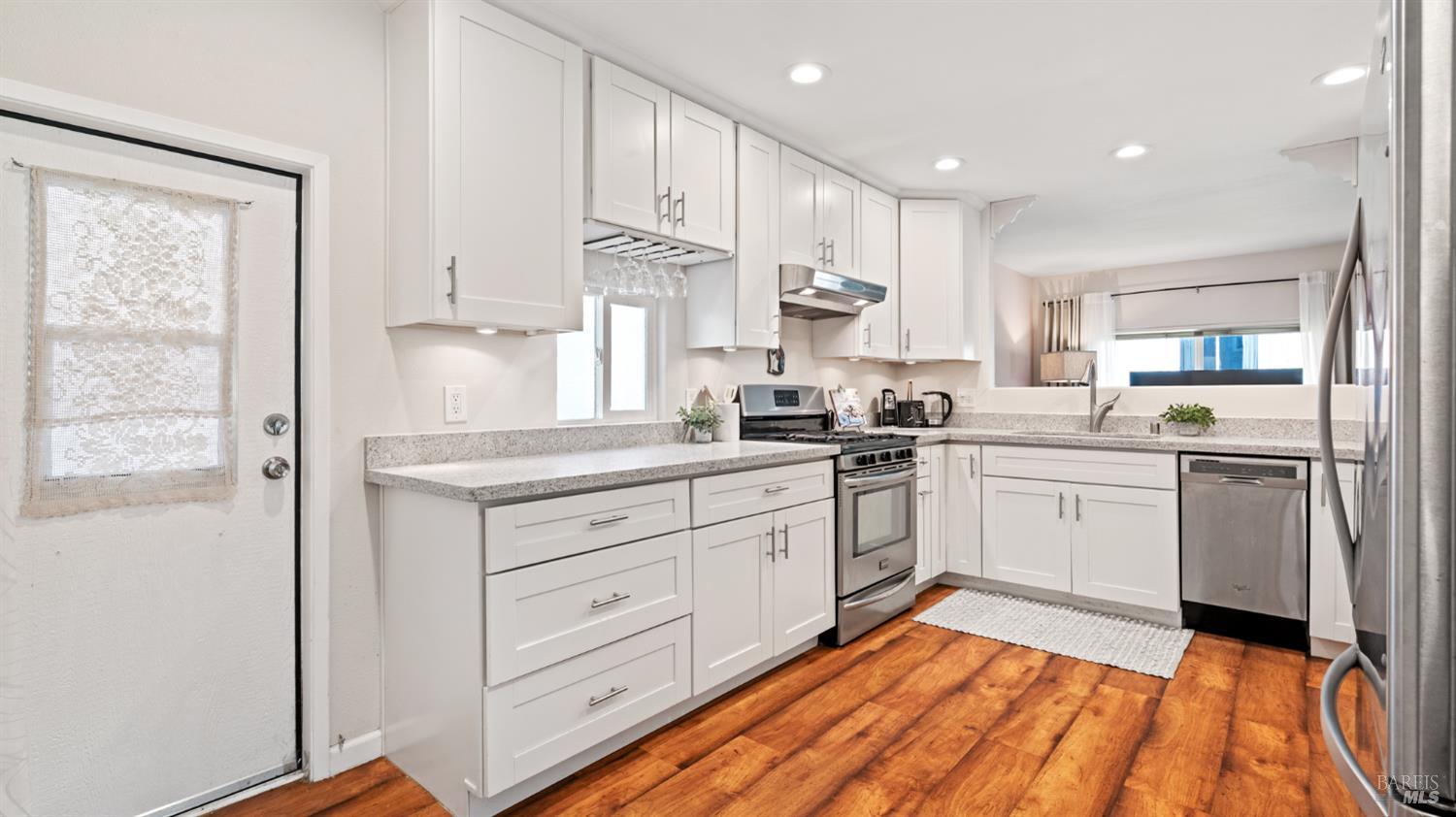 Detail Gallery Image 10 of 42 For 123 Ensenada Dr, Novato,  CA 94949 - 2 Beds | 2 Baths