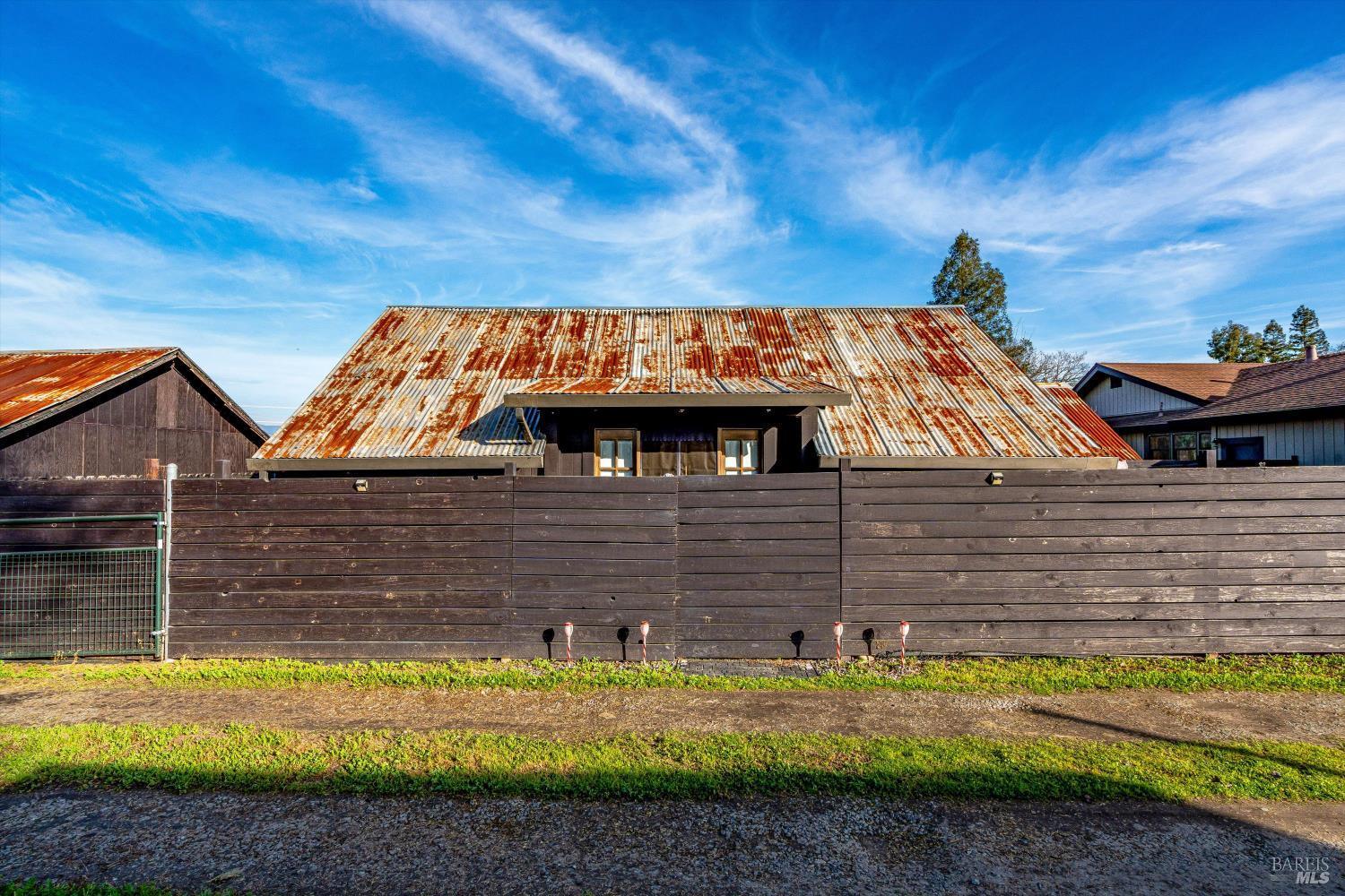 Detail Gallery Image 33 of 48 For 985 Gumview Rd, Windsor,  CA 95492 - – Beds | – Baths