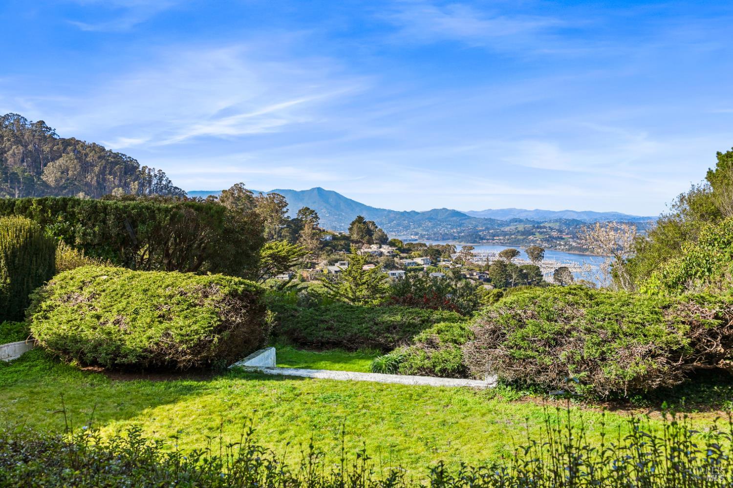 Detail Gallery Image 36 of 51 For 102 Cloud View Rd, Sausalito,  CA 94965 - 2 Beds | 1 Baths