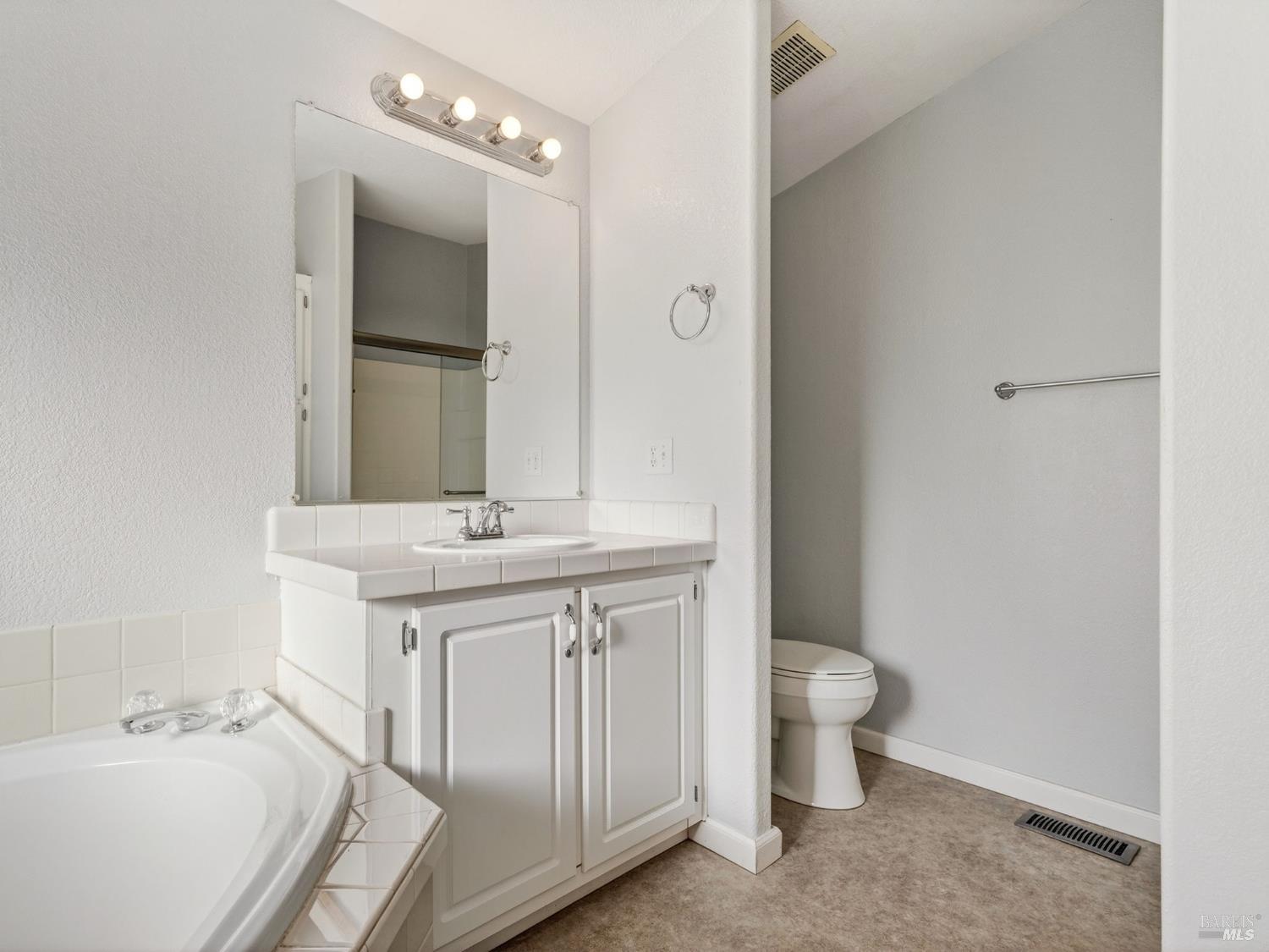 Detail Gallery Image 14 of 27 For 54 Hacienda Dr 54, Napa,  CA 94558 - 2 Beds | 2 Baths