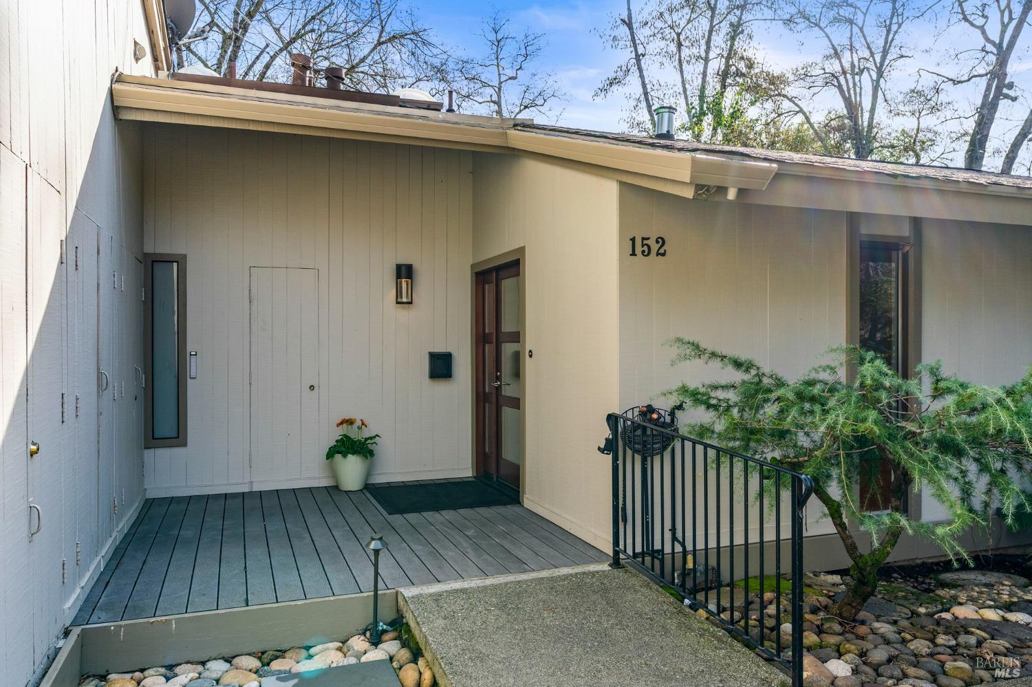 Detail Gallery Image 3 of 54 For 152 Bonnie Brook Dr, Napa,  CA 94558 - 2 Beds | 2 Baths