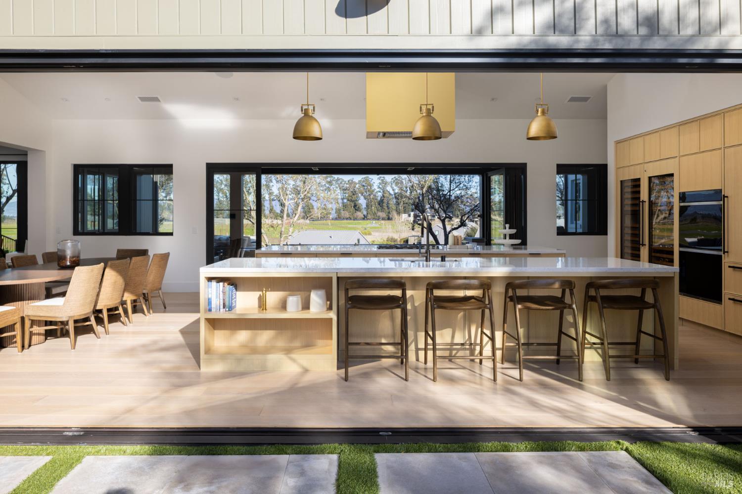 Detail Gallery Image 7 of 36 For 306 Vine Row Ct, Napa,  CA 94559 - 6 Beds | 7/1 Baths