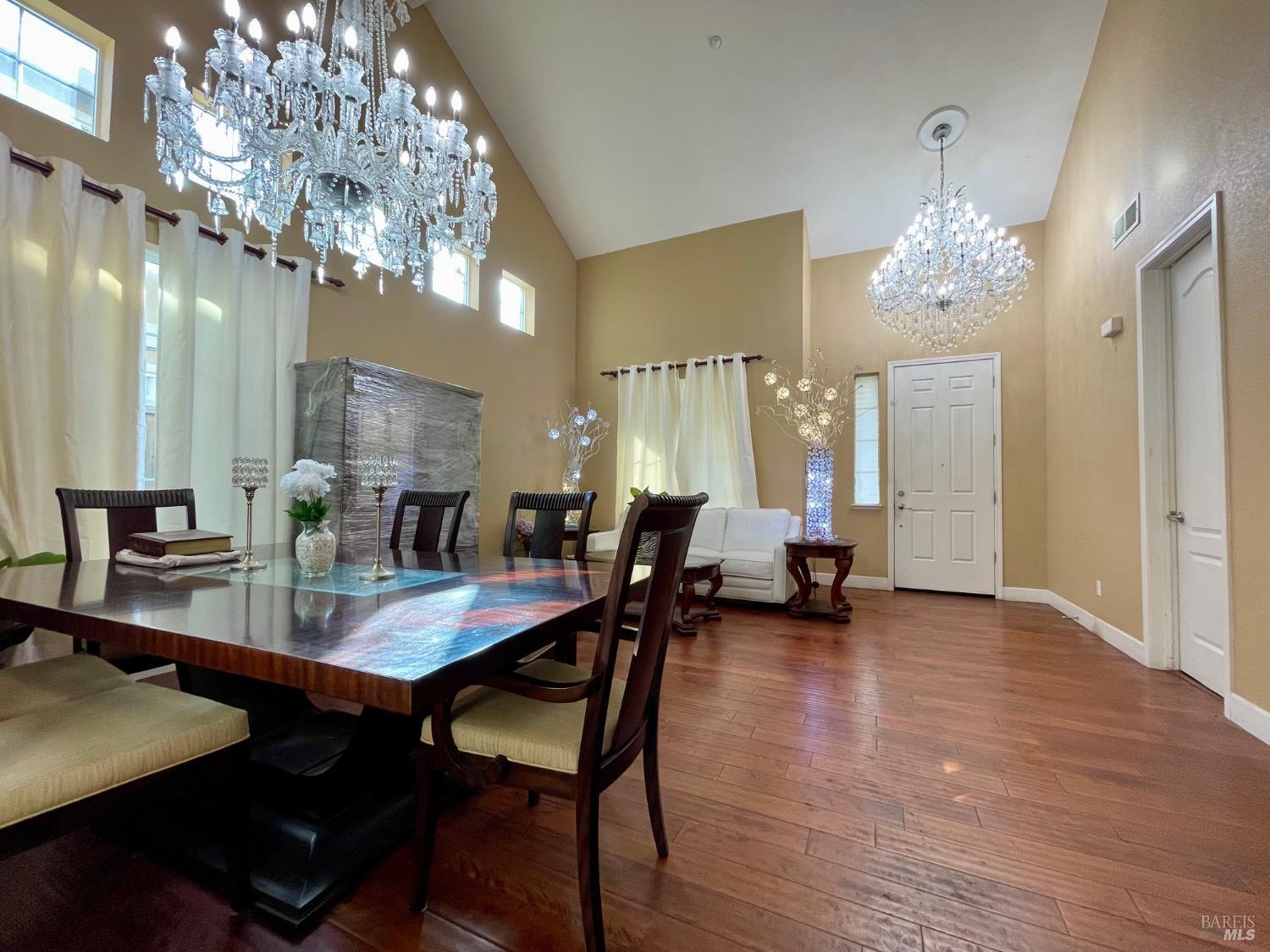 Detail Gallery Image 3 of 28 For 1844 Stockbridge Dr, Fairfield,  CA 94534 - 5 Beds | 4 Baths