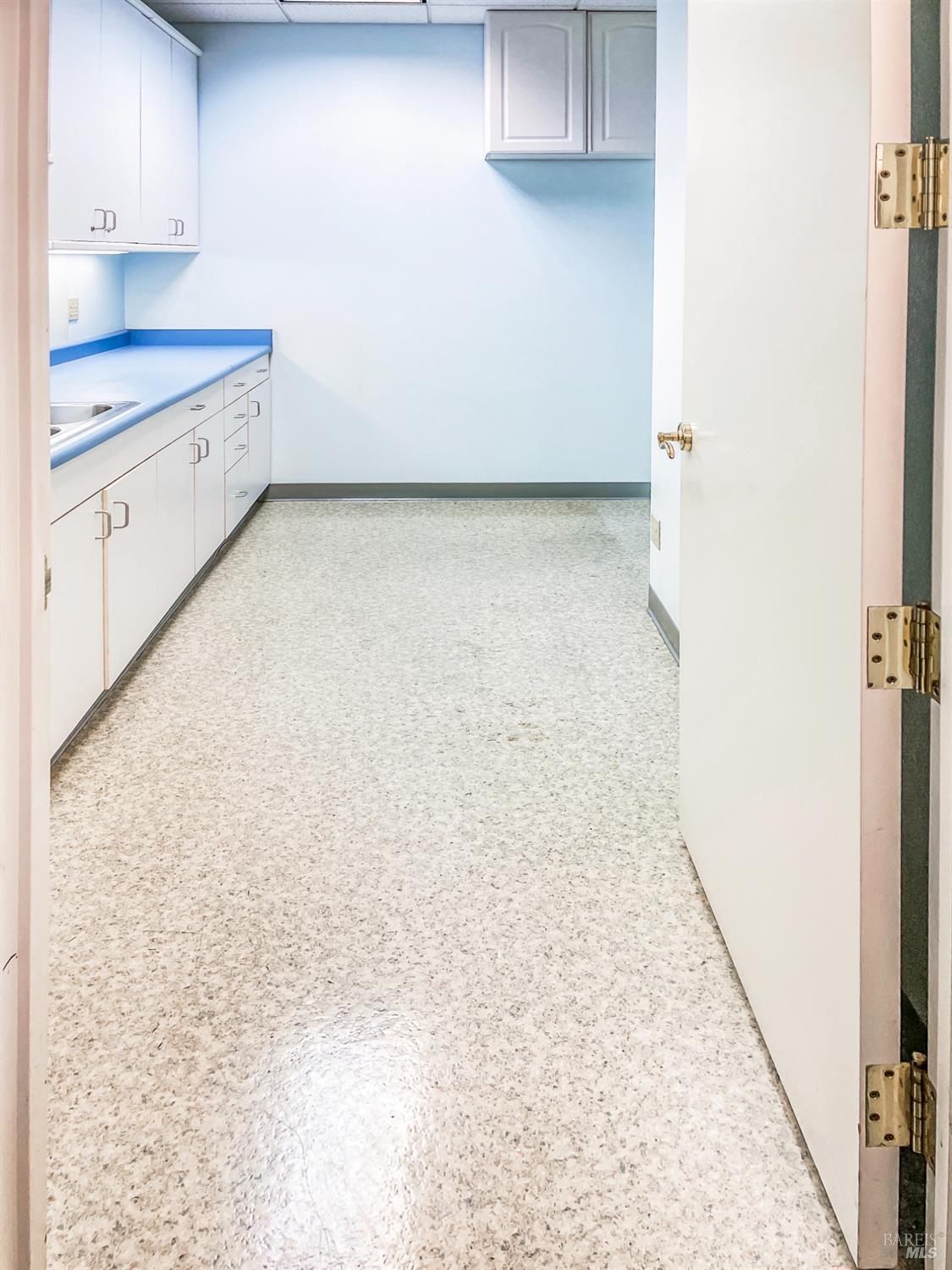 Detail Gallery Image 8 of 11 For 2801 Waterman Blvd #200,  Fairfield,  CA 94534 - – Beds | – Baths