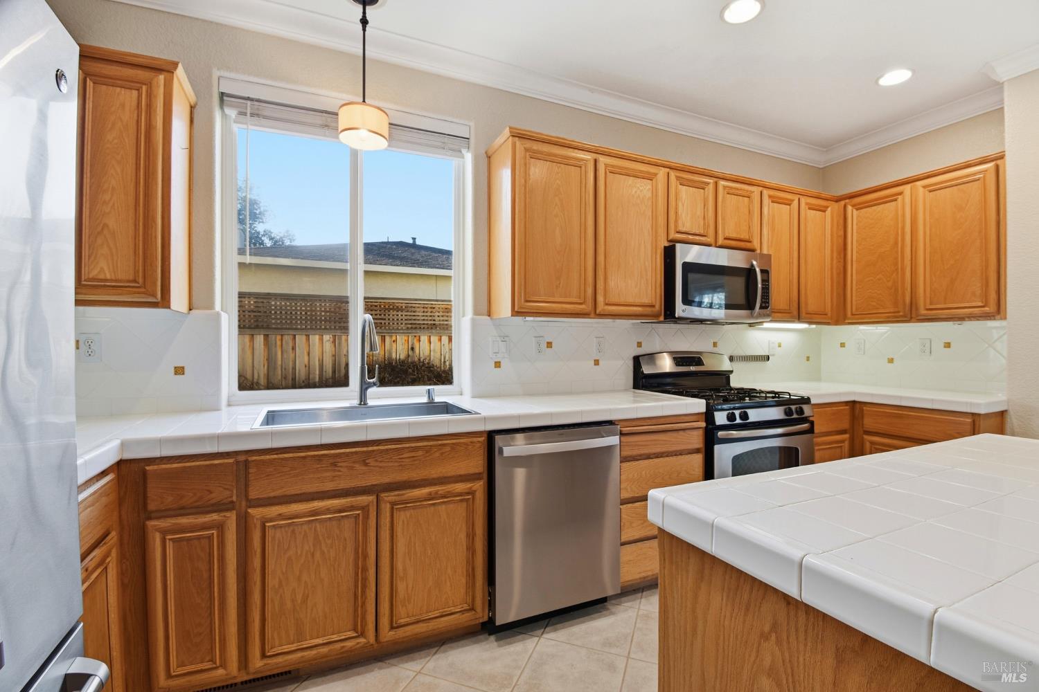 Detail Gallery Image 9 of 35 For 107 Bouquet Cir, Windsor,  CA 95492 - 3 Beds | 2/1 Baths