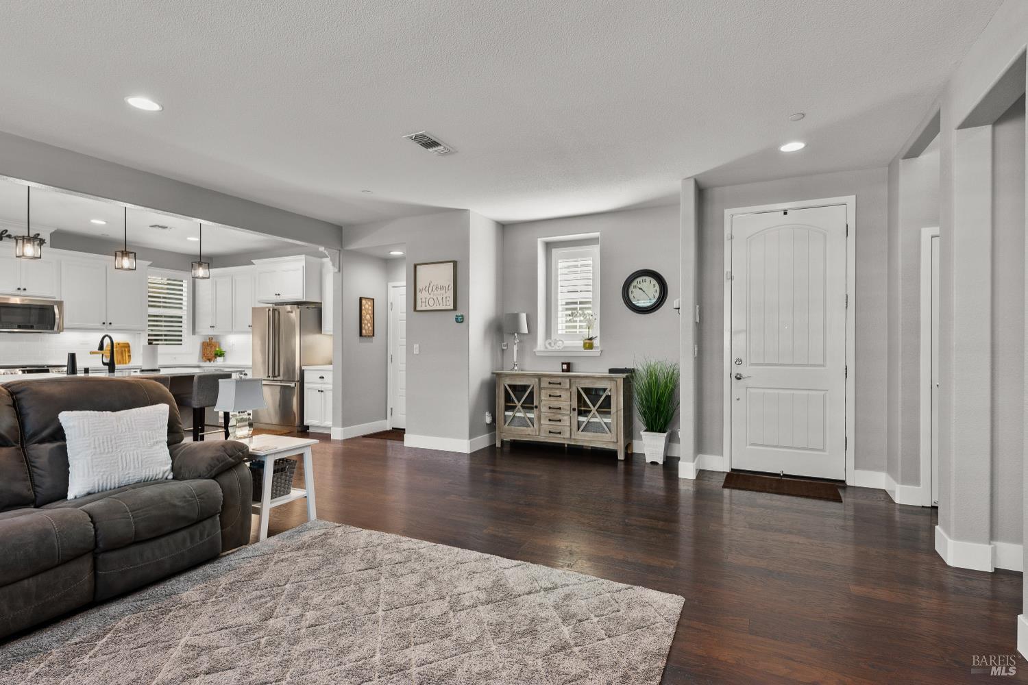 Detail Gallery Image 13 of 41 For 5453 Kaitlyn Pl, Rohnert Park,  CA 94928 - 4 Beds | 3 Baths