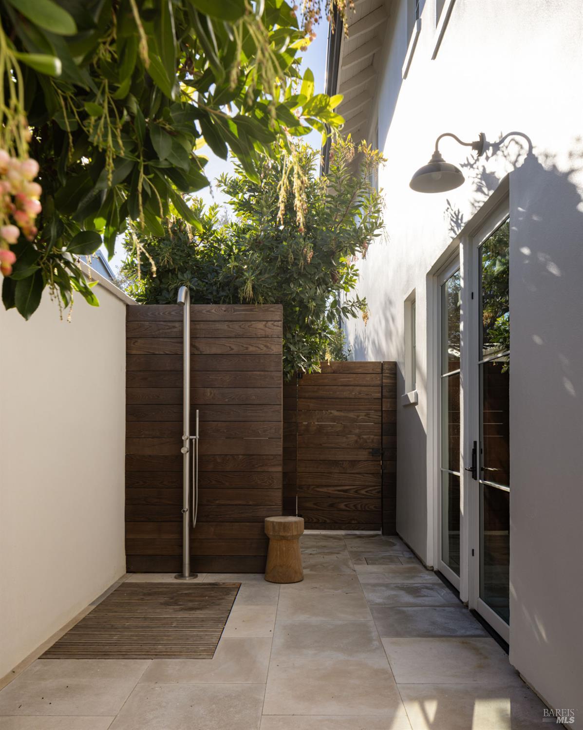 Detail Gallery Image 21 of 36 For 306 Vine Row Ct, Napa,  CA 94559 - 6 Beds | 7/1 Baths