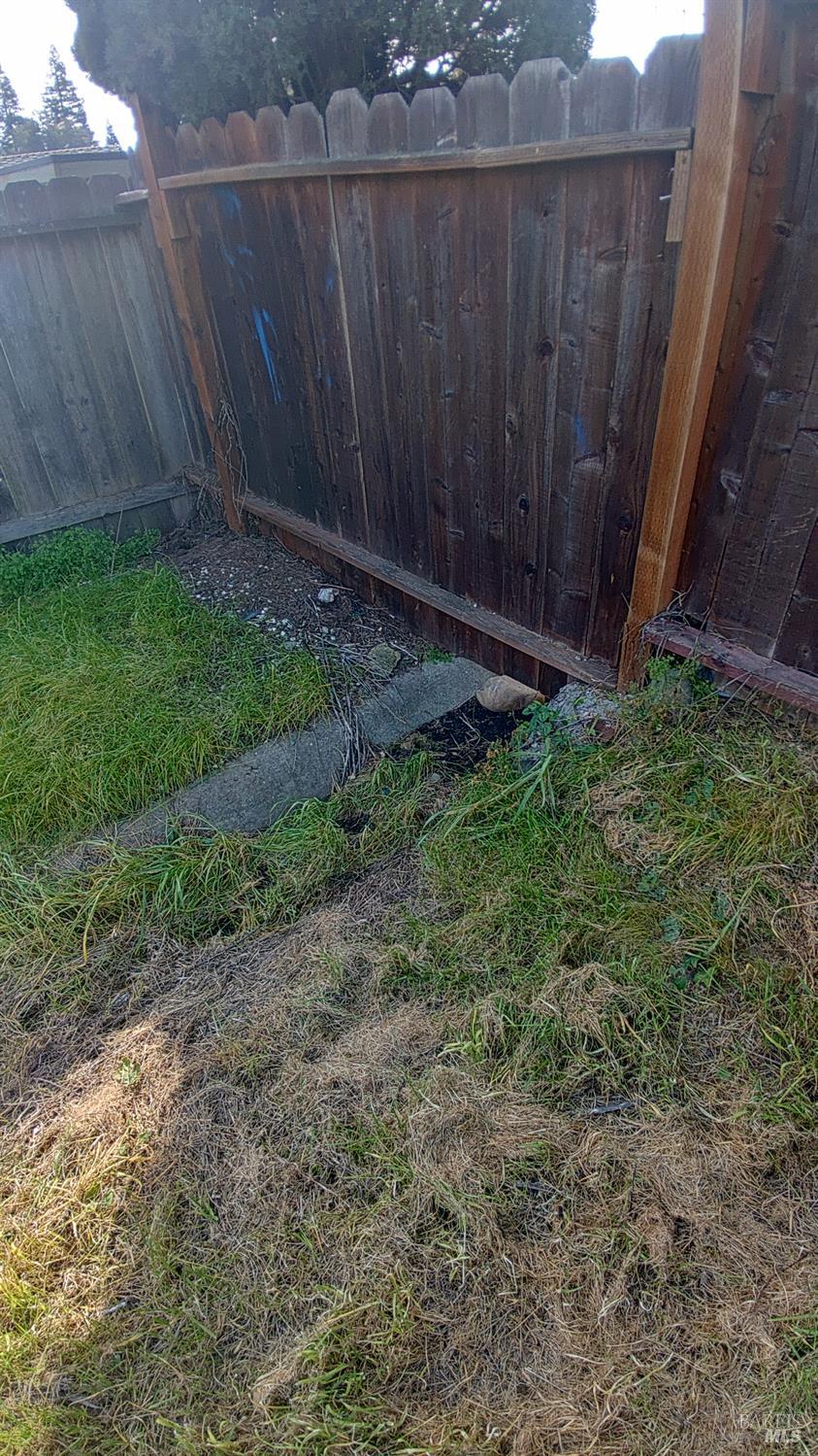 Detail Gallery Image 11 of 34 For 445 Lakehurst Ct, Fairfield,  CA 94533 - – Beds | – Baths