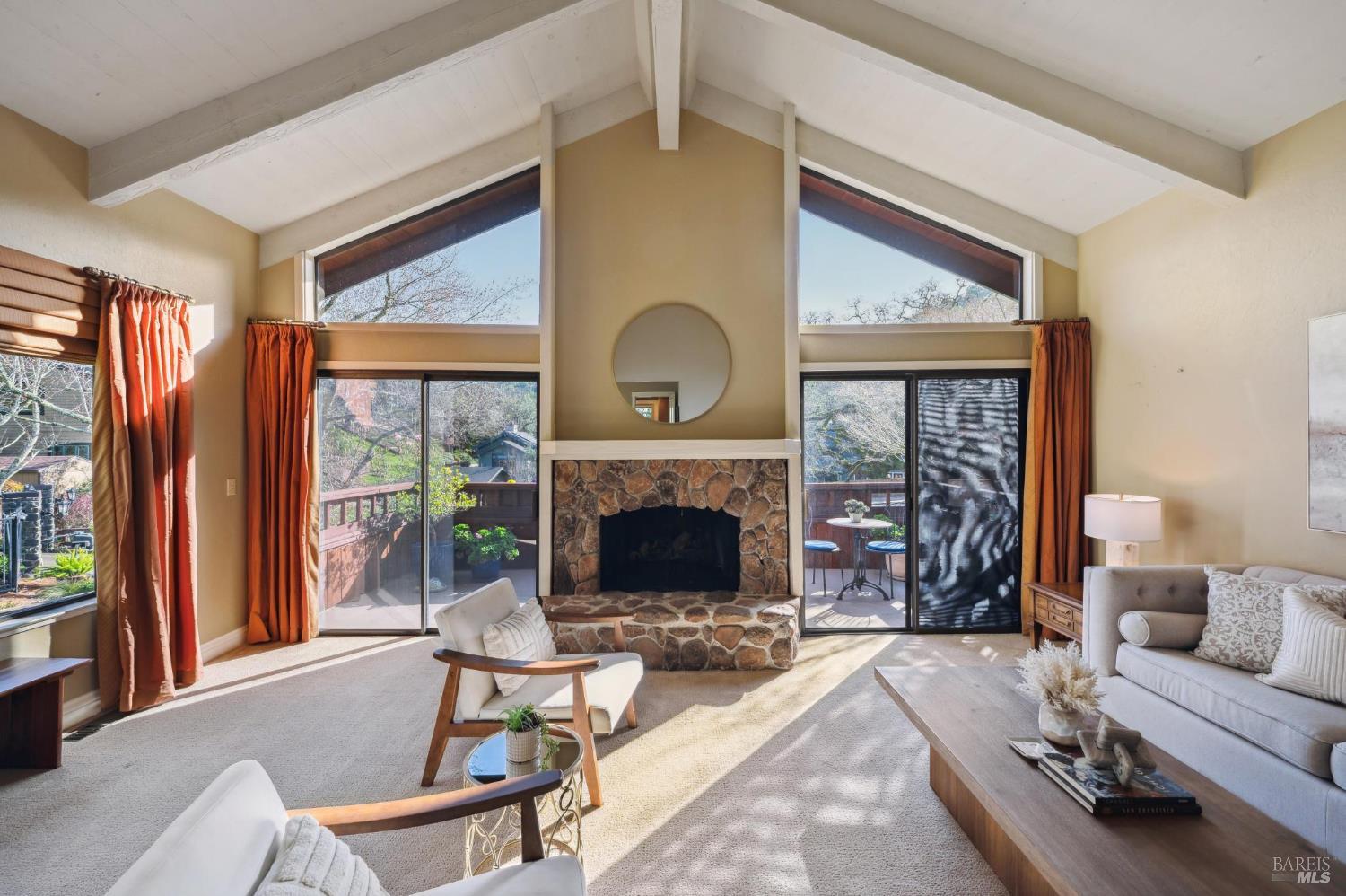 Detail Gallery Image 8 of 63 For 11 Badger Ct, Novato,  CA 94949 - 4 Beds | 3 Baths