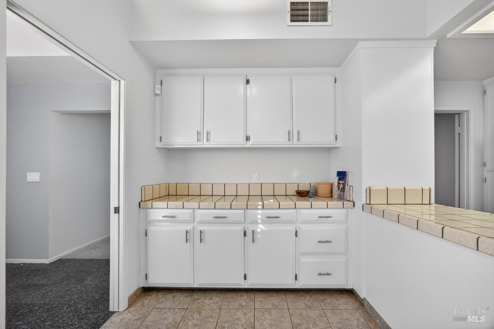 Detail Gallery Image 14 of 57 For 1330 Blackberry Ct, Dixon,  CA 95620 - 3 Beds | 2 Baths