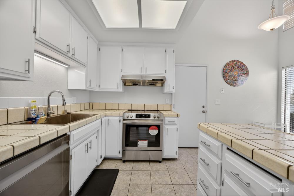 Detail Gallery Image 17 of 57 For 1330 Blackberry Ct, Dixon,  CA 95620 - 3 Beds | 2 Baths