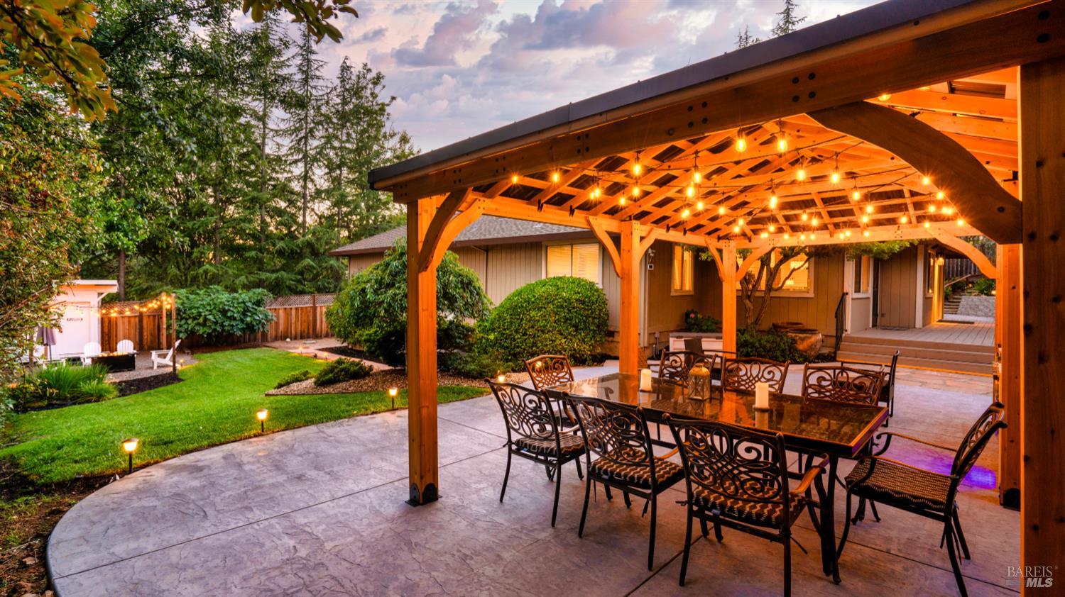 Detail Gallery Image 3 of 50 For 5680 Eagle Rock Ct, Santa Rosa,  CA 95409 - 4 Beds | 2 Baths