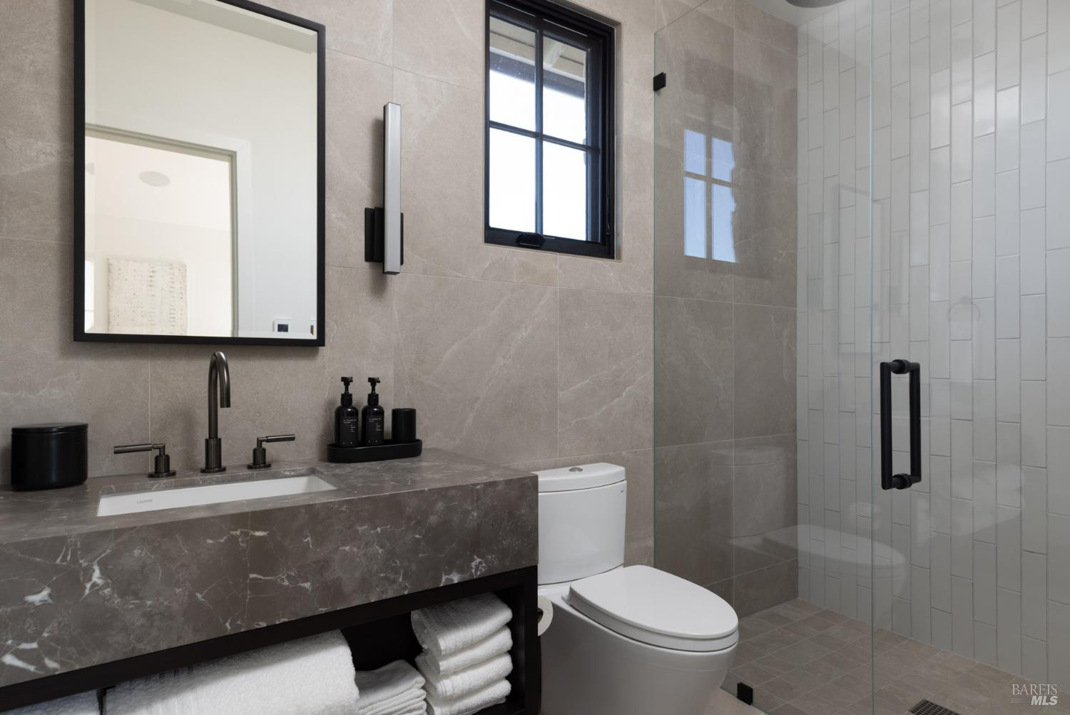 Detail Gallery Image 31 of 36 For 306 Vine Row Ct, Napa,  CA 94559 - 6 Beds | 7/1 Baths