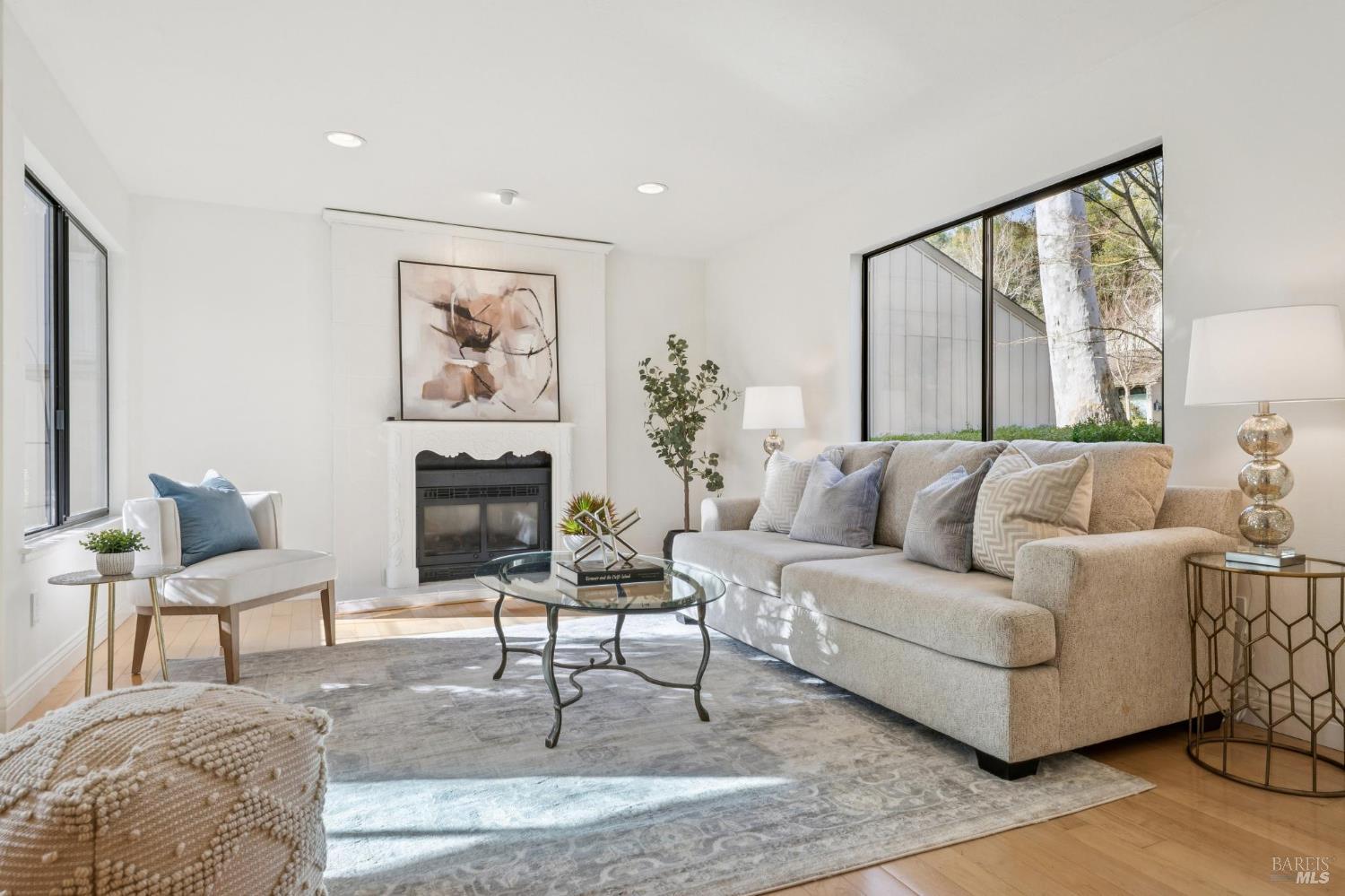 Detail Gallery Image 8 of 70 For 3 Chapparal Ct, Novato,  CA 94949 - 4 Beds | 2/1 Baths