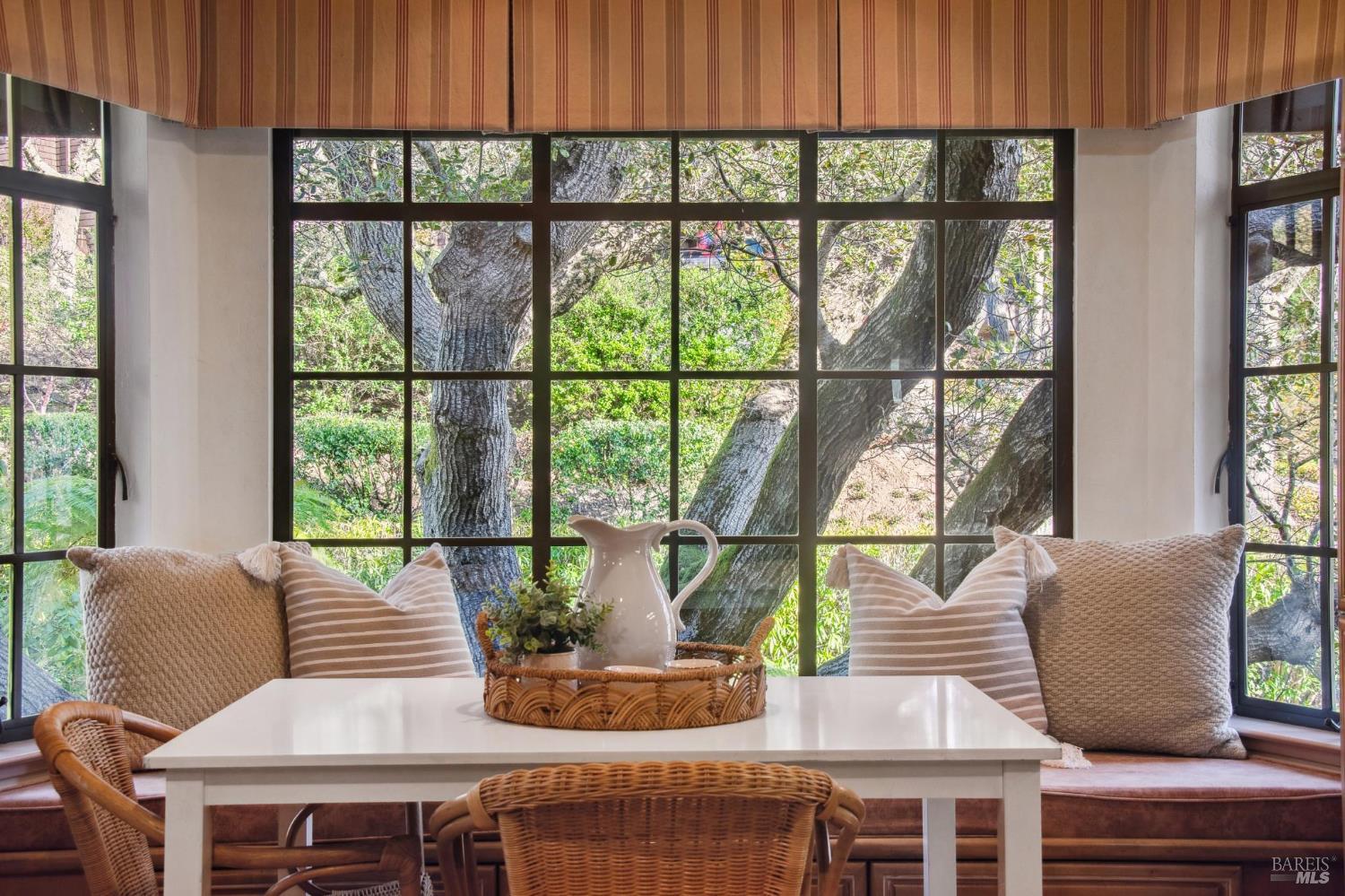 Detail Gallery Image 21 of 63 For 11 Badger Ct, Novato,  CA 94949 - 4 Beds | 3 Baths