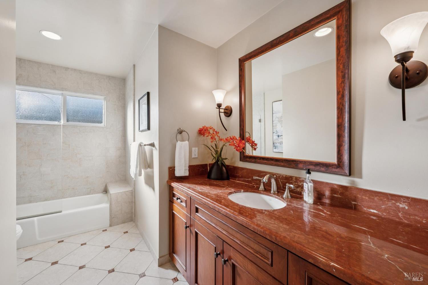 Detail Gallery Image 35 of 63 For 11 Badger Ct, Novato,  CA 94949 - 4 Beds | 3 Baths