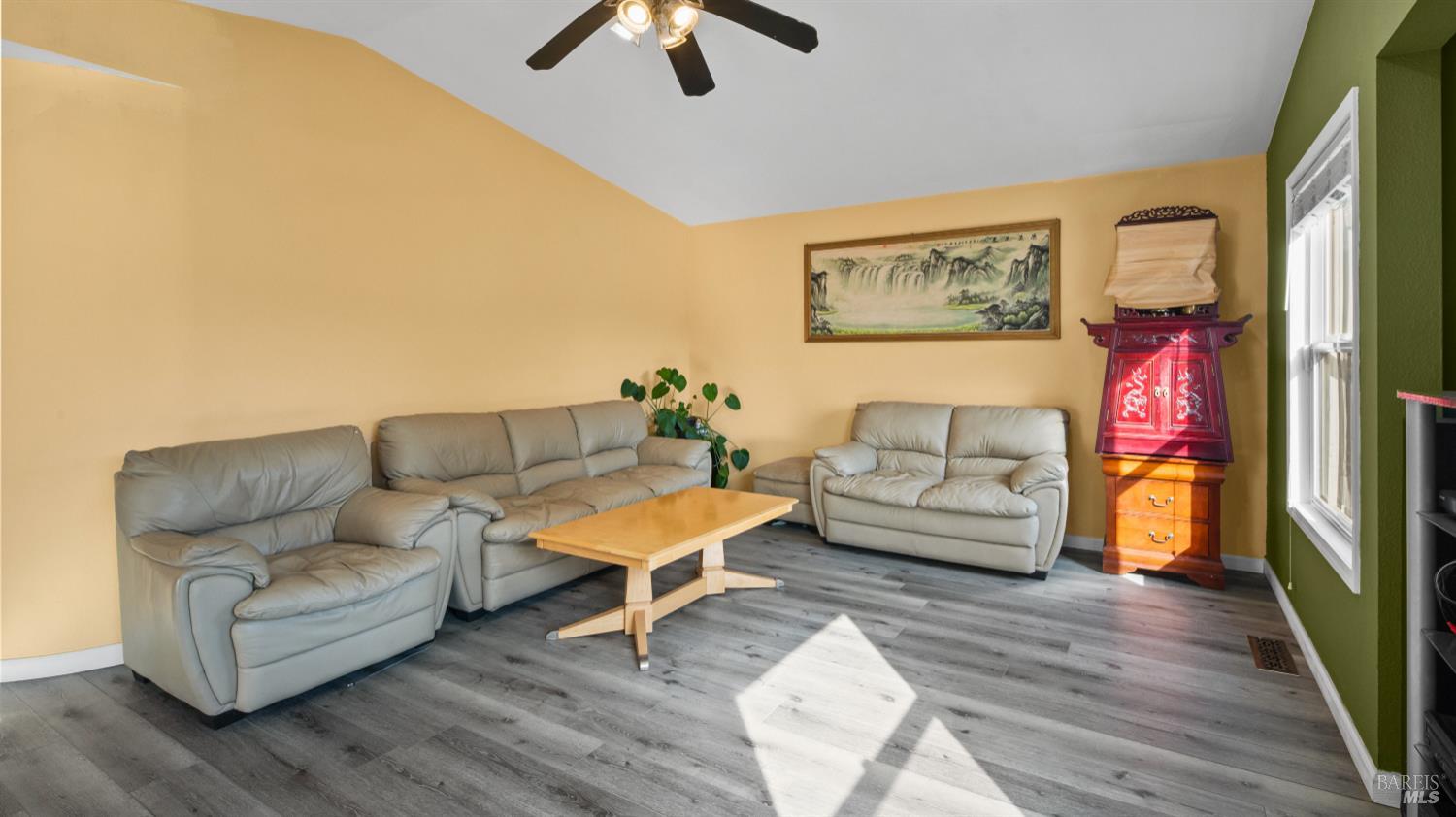 Detail Gallery Image 10 of 32 For 5036 Algiers Ave, Santa Rosa,  CA 95409 - 4 Beds | 3 Baths