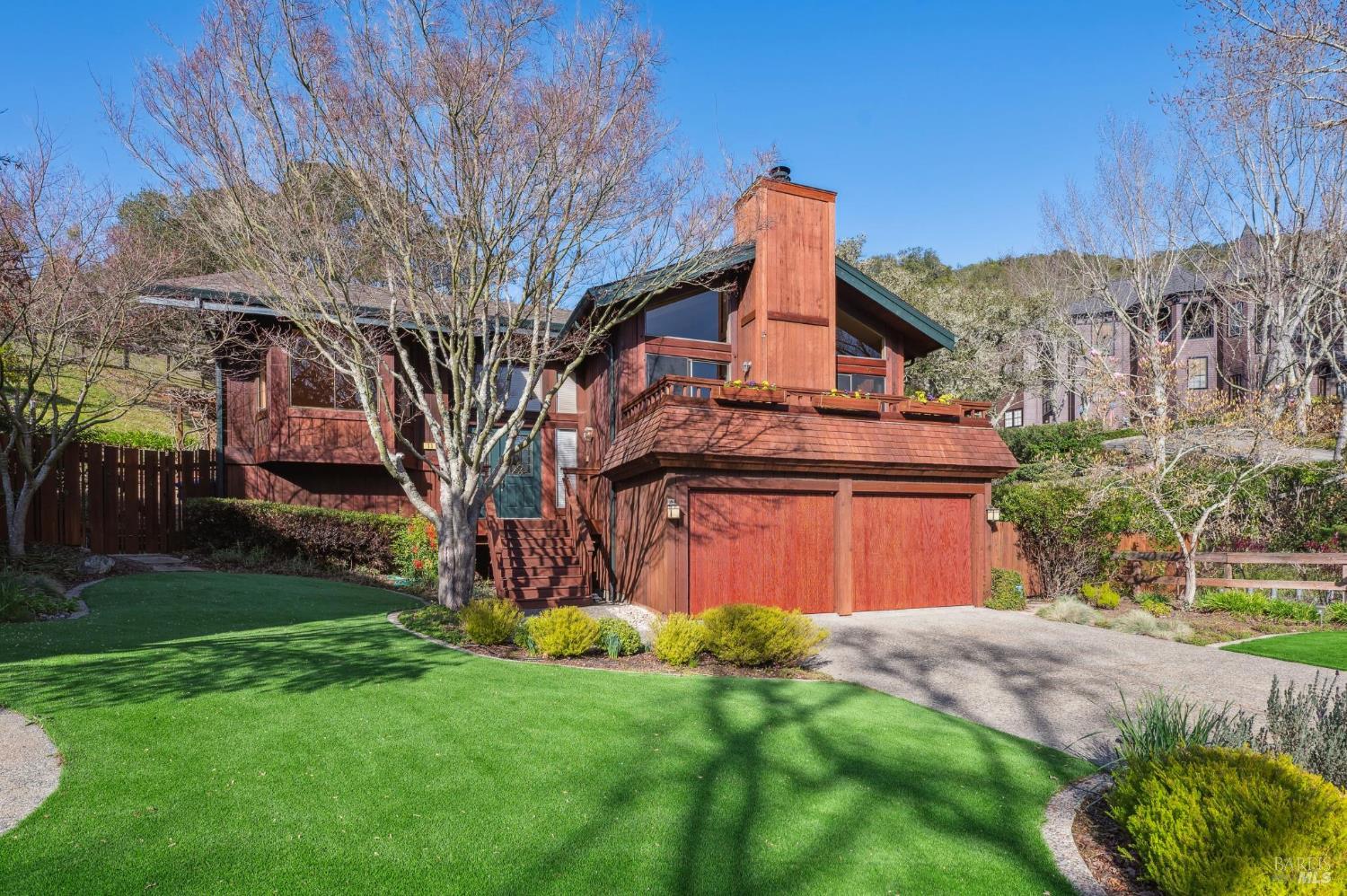 Detail Gallery Image 2 of 63 For 11 Badger Ct, Novato,  CA 94949 - 4 Beds | 3 Baths