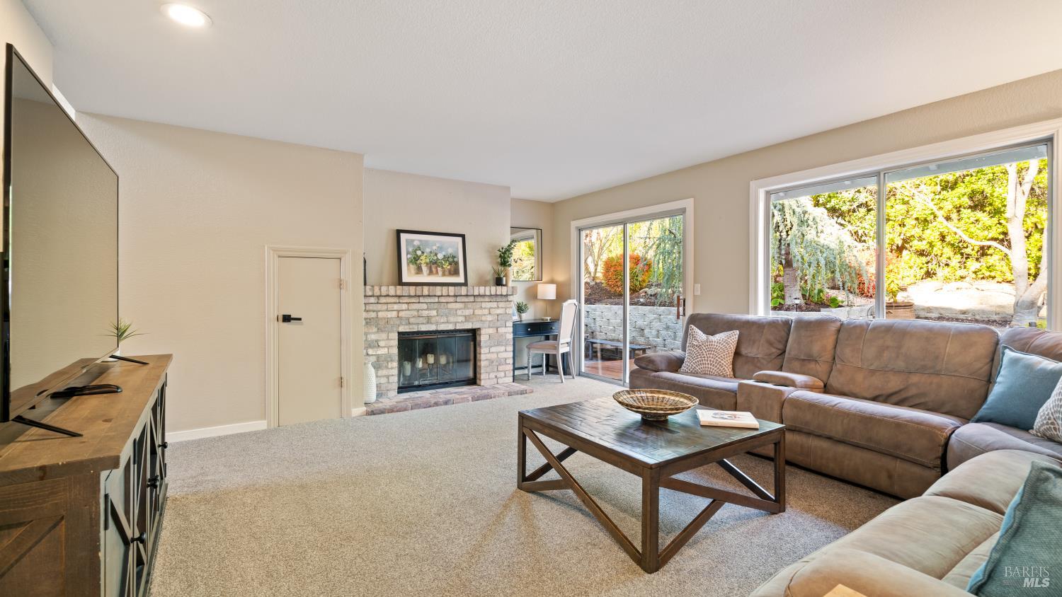 Detail Gallery Image 11 of 50 For 5680 Eagle Rock Ct, Santa Rosa,  CA 95409 - 4 Beds | 2 Baths