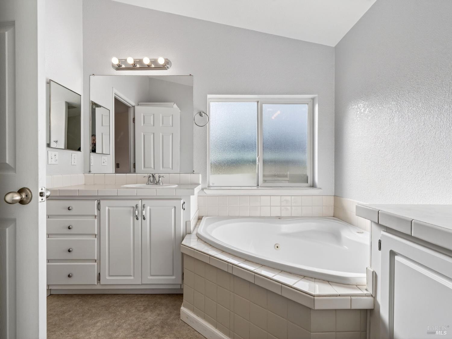 Detail Gallery Image 16 of 27 For 54 Hacienda Dr 54, Napa,  CA 94558 - 2 Beds | 2 Baths