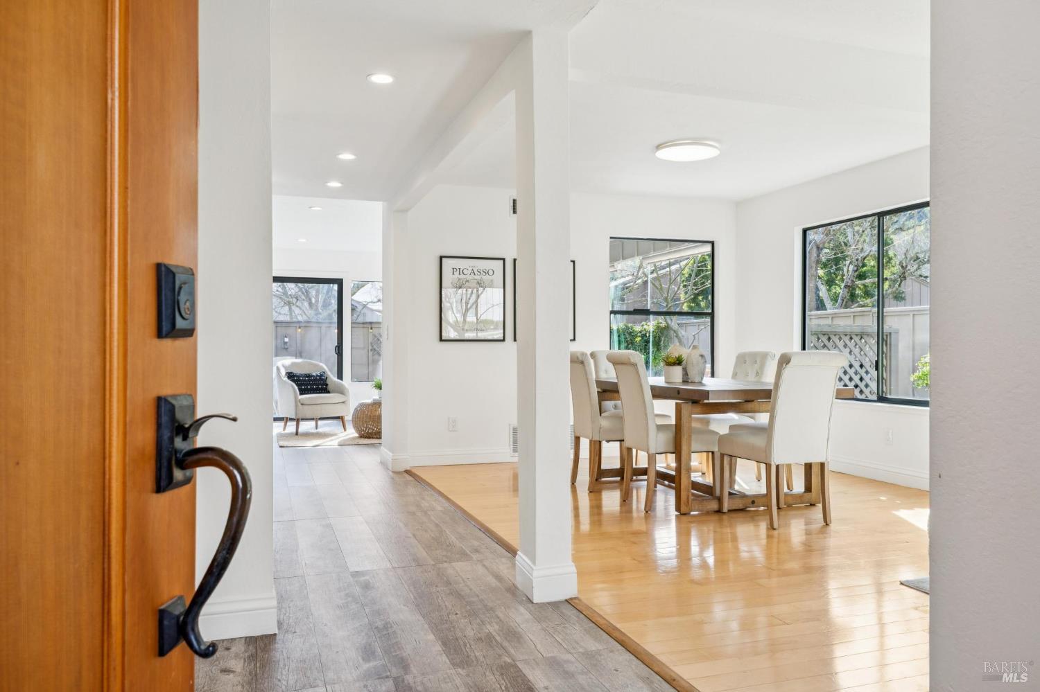 Detail Gallery Image 5 of 70 For 3 Chapparal Ct, Novato,  CA 94949 - 4 Beds | 2/1 Baths