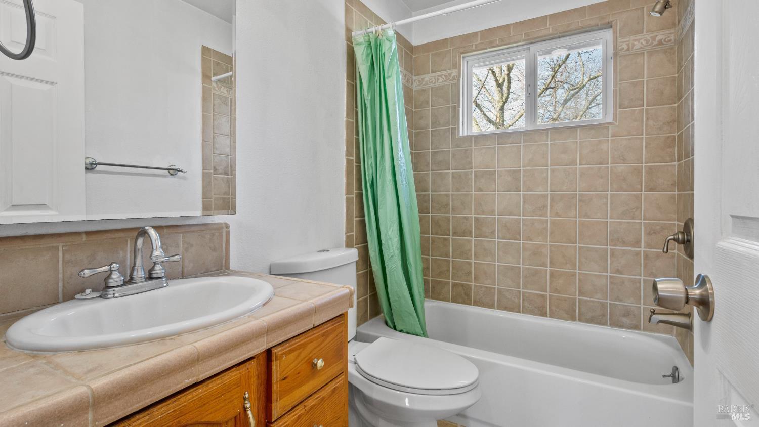 Detail Gallery Image 18 of 32 For 5036 Algiers Ave, Santa Rosa,  CA 95409 - 4 Beds | 3 Baths