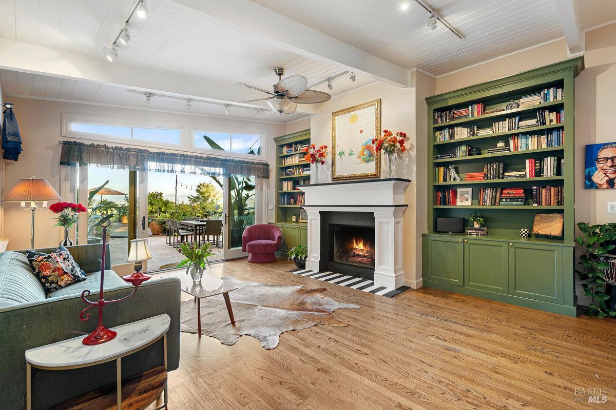 Detail Gallery Image 21 of 60 For 223 Evergreen Dr, Kentfield,  CA 94904 - 5 Beds | 4 Baths