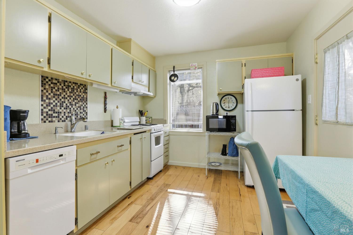 Detail Gallery Image 6 of 20 For 49 Livingston Ct, Novato,  CA 94949 - 2 Beds | 1 Baths