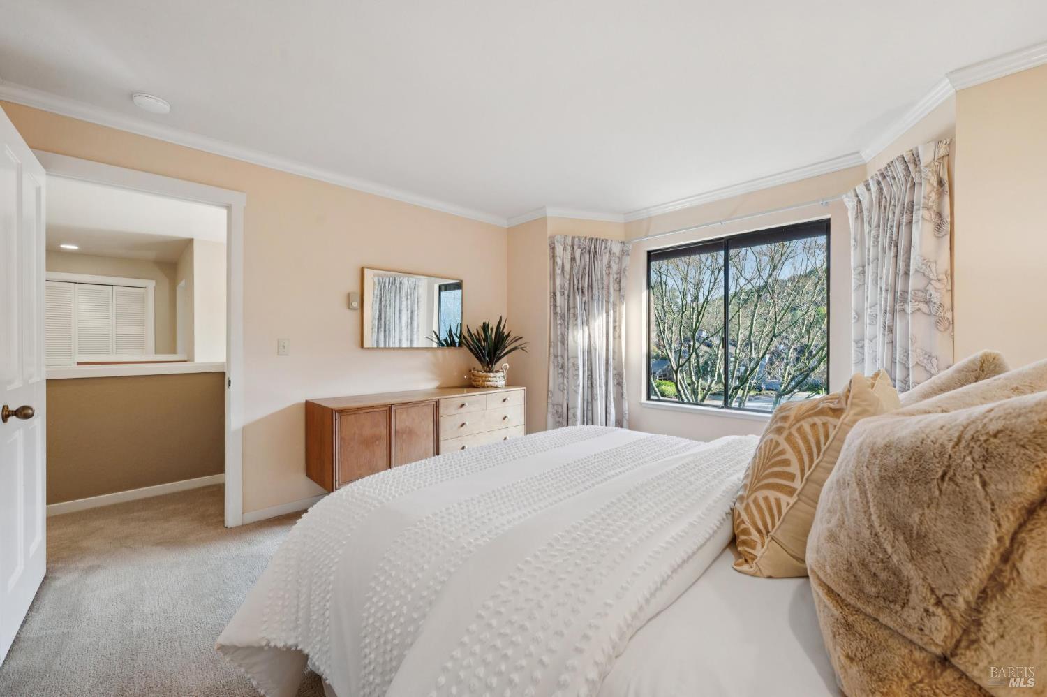 Detail Gallery Image 31 of 63 For 11 Badger Ct, Novato,  CA 94949 - 4 Beds | 3 Baths